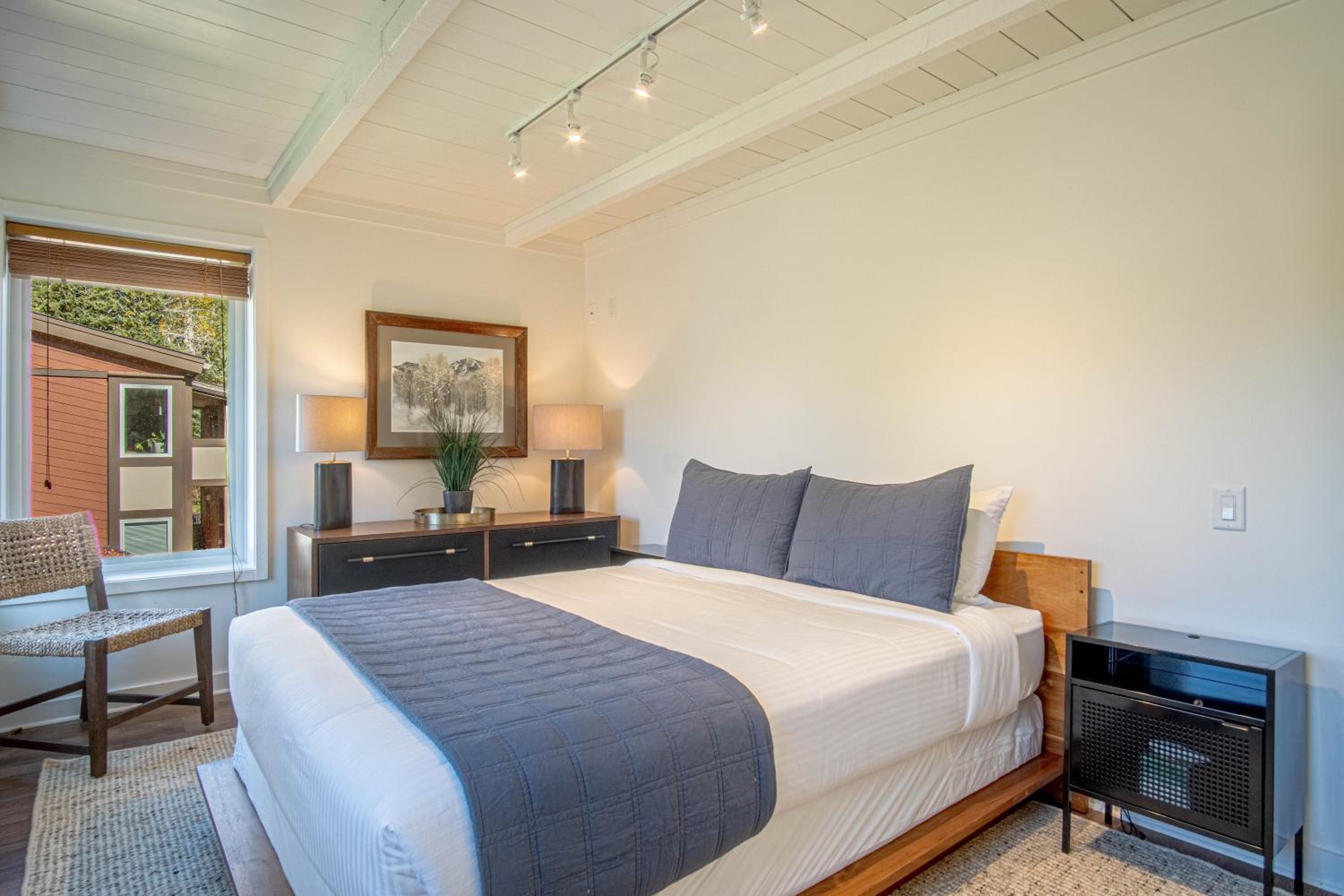 Atelier Alpine - Modern 2BD Condo w/Baldy Views