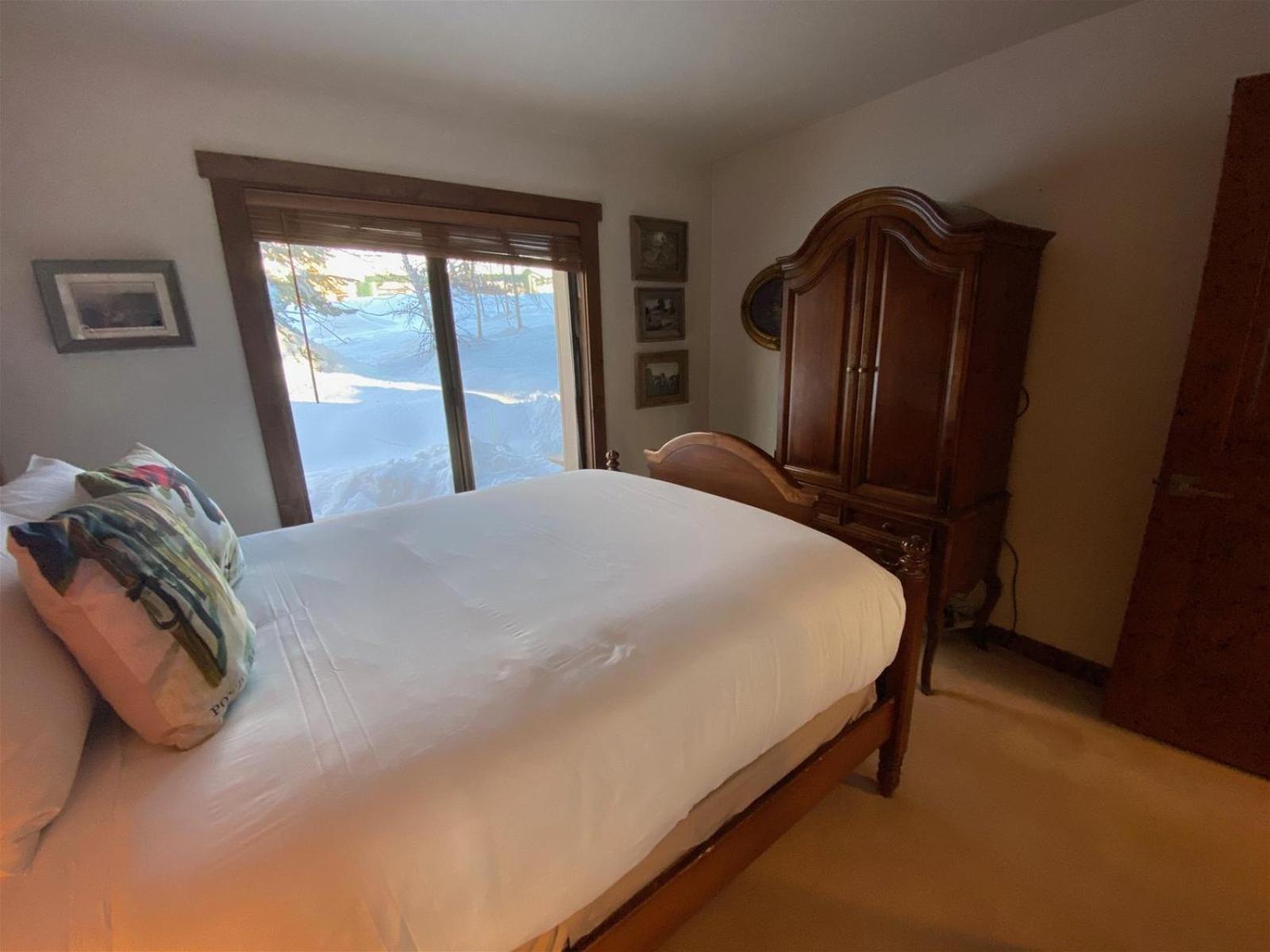 Snow Creek 1551 - Ski-in/Ski-out + Pool & Hot Tub