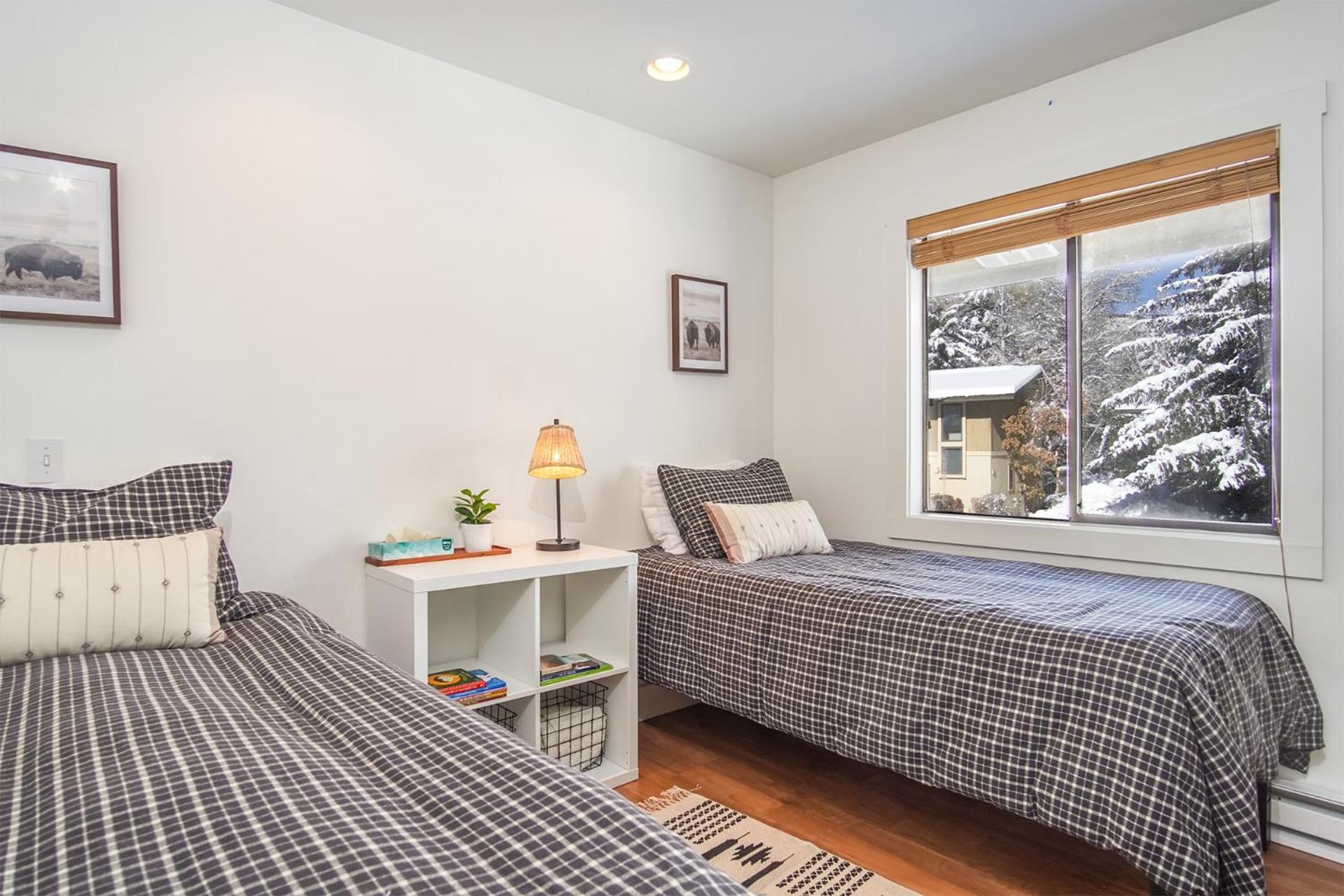 Andora Villa #123 Newly Remodeled 2 BR / 2Bath, Centrally Located, Close to Town Center