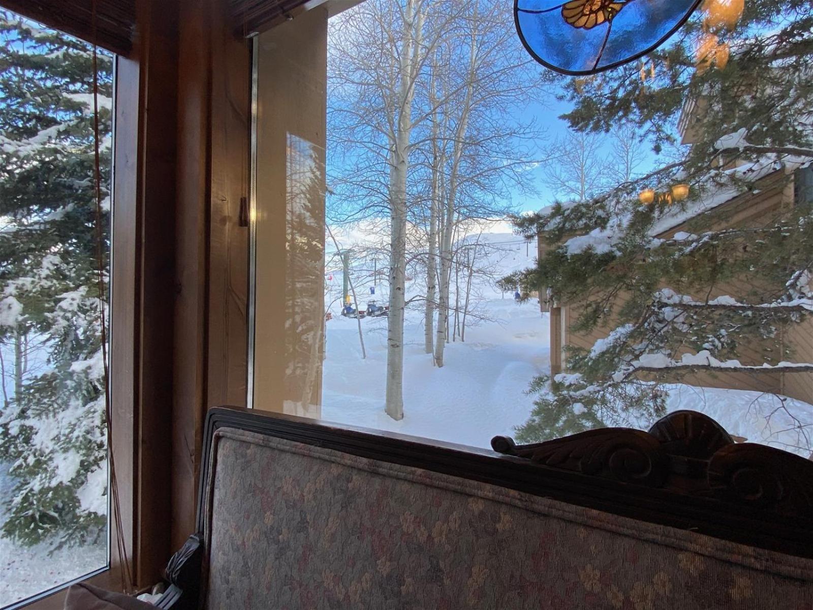 Snow Creek 1551 - Ski-in/Ski-out + Pool & Hot Tub