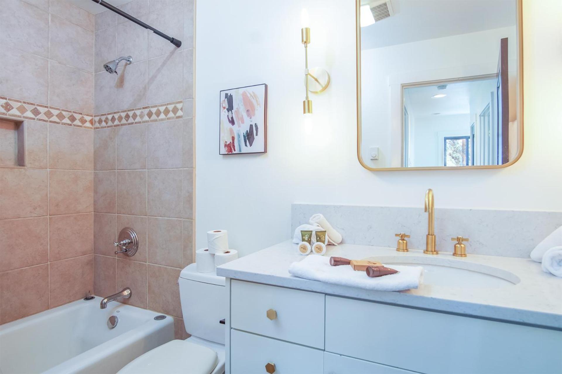 Andora Villa #123 Newly Remodeled 2 BR / 2Bath, Centrally Located, Close to Town Center