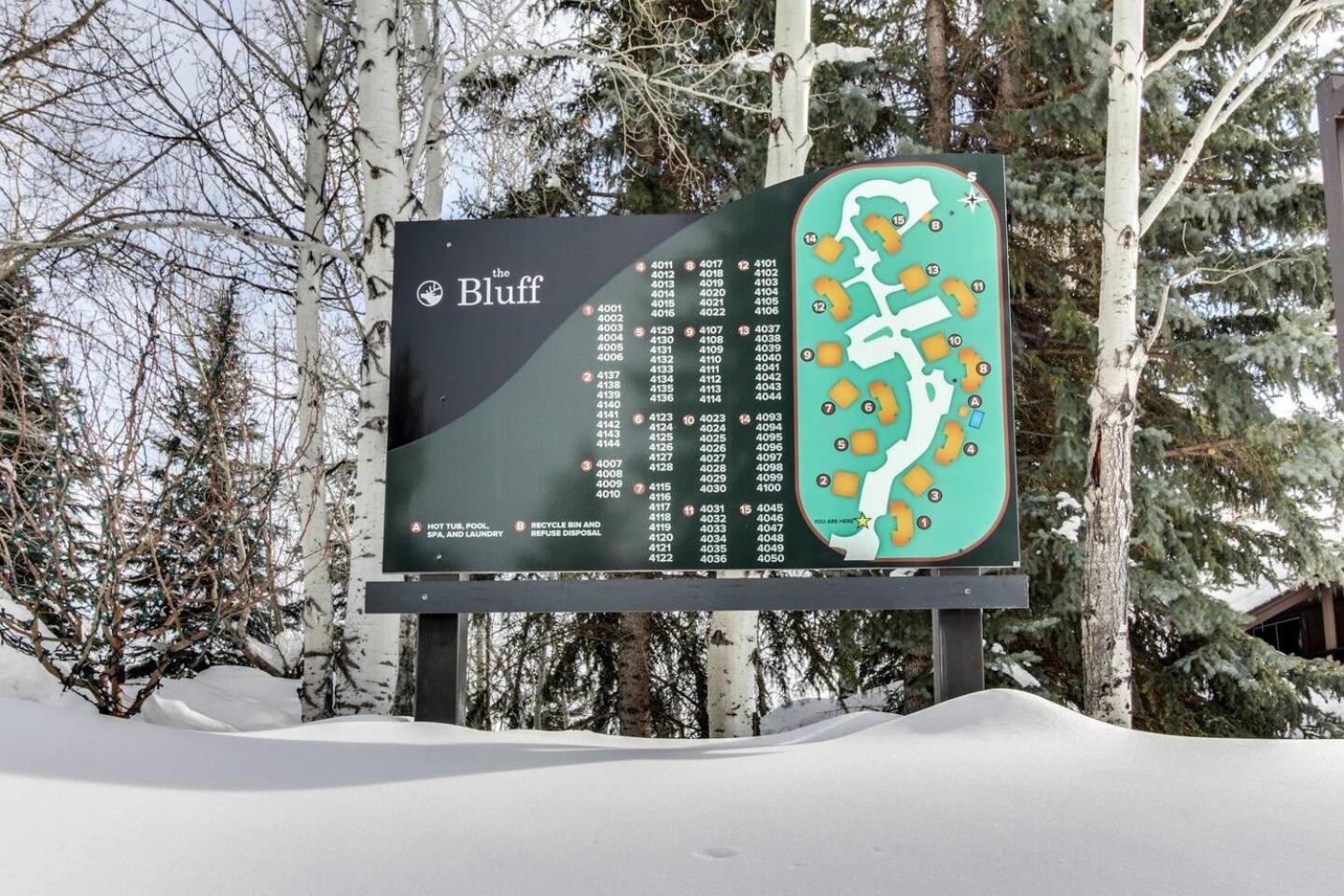 Bluff Condo + Free guest passes to Elkhorn Resort amenities included!