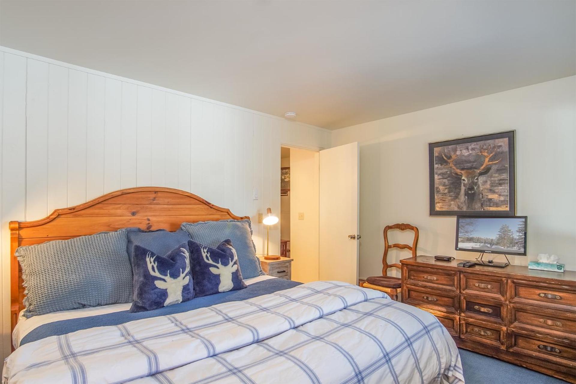 Bonne Vie Condo with Elkhorn Amenity Passes!