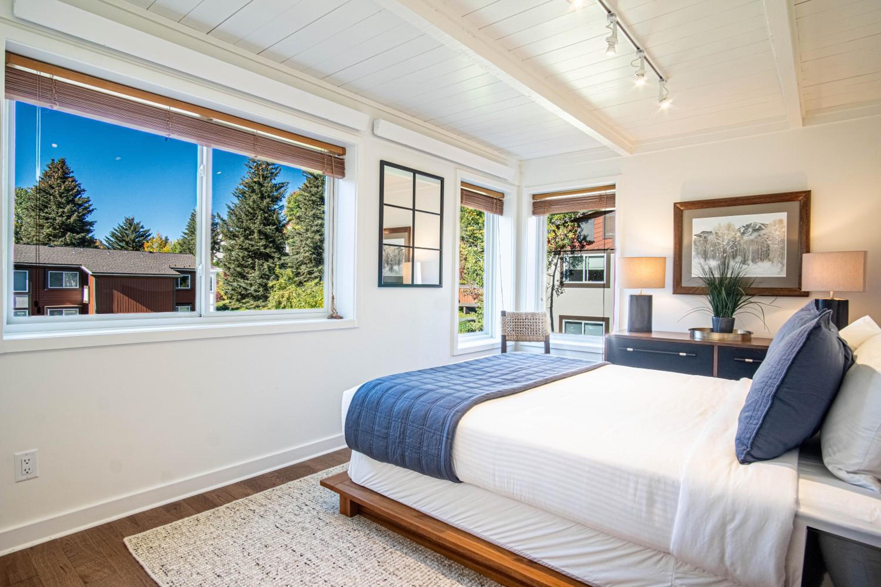 Atelier Alpine - Modern 2BD Condo w/Baldy Views