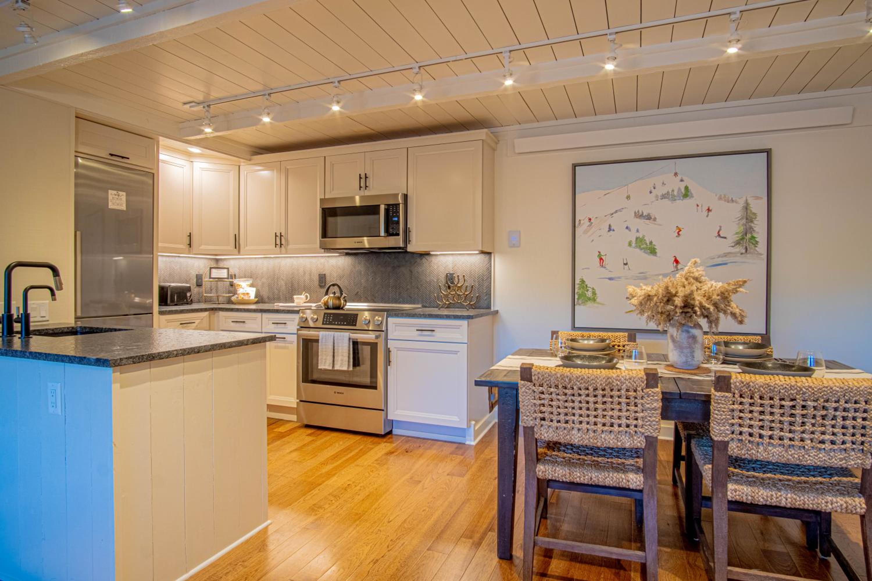 Atelier Alpine - Modern 2BD Condo w/Baldy Views