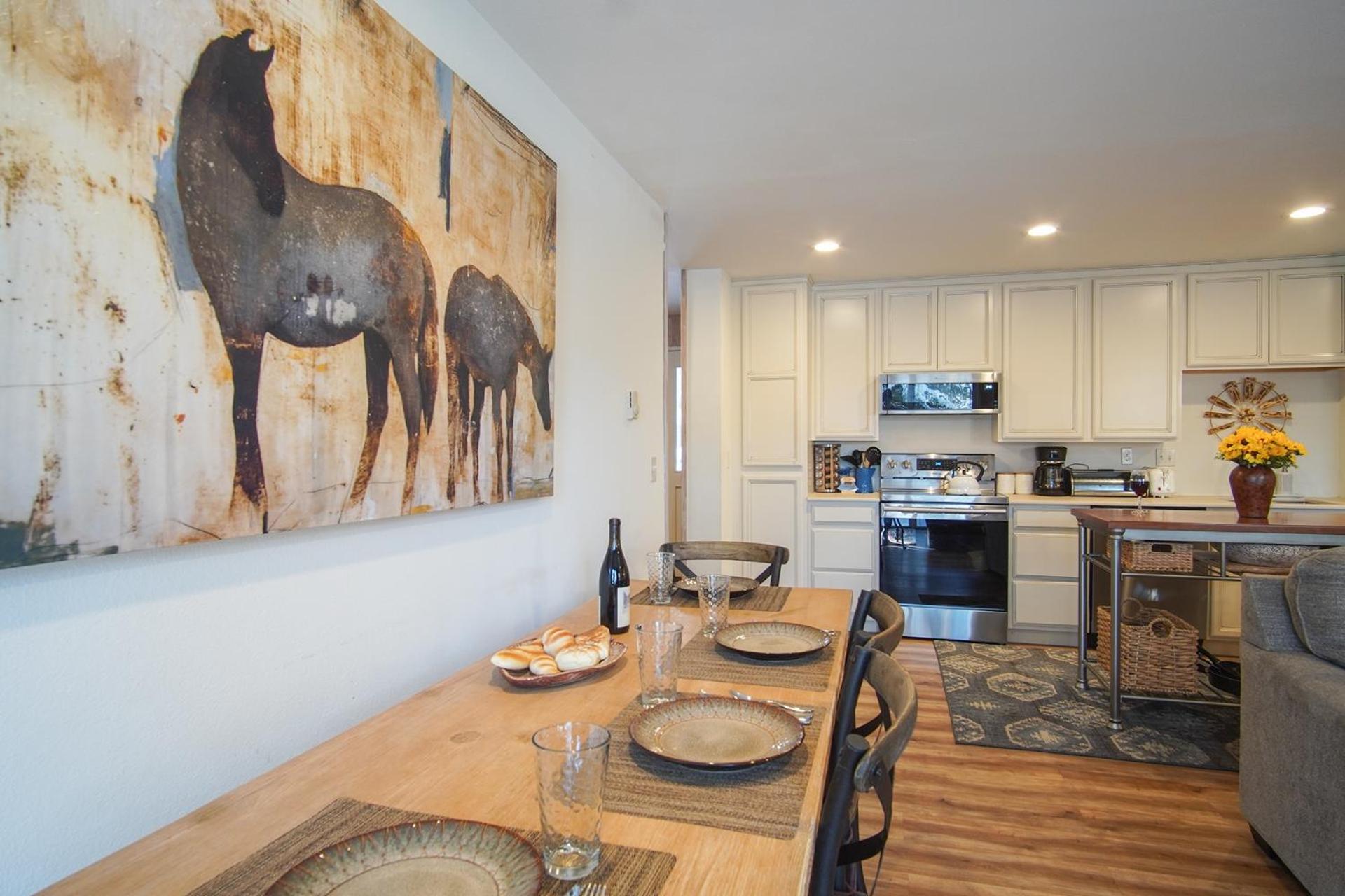 Bonne Vie Condo with Elkhorn Amenity Passes!