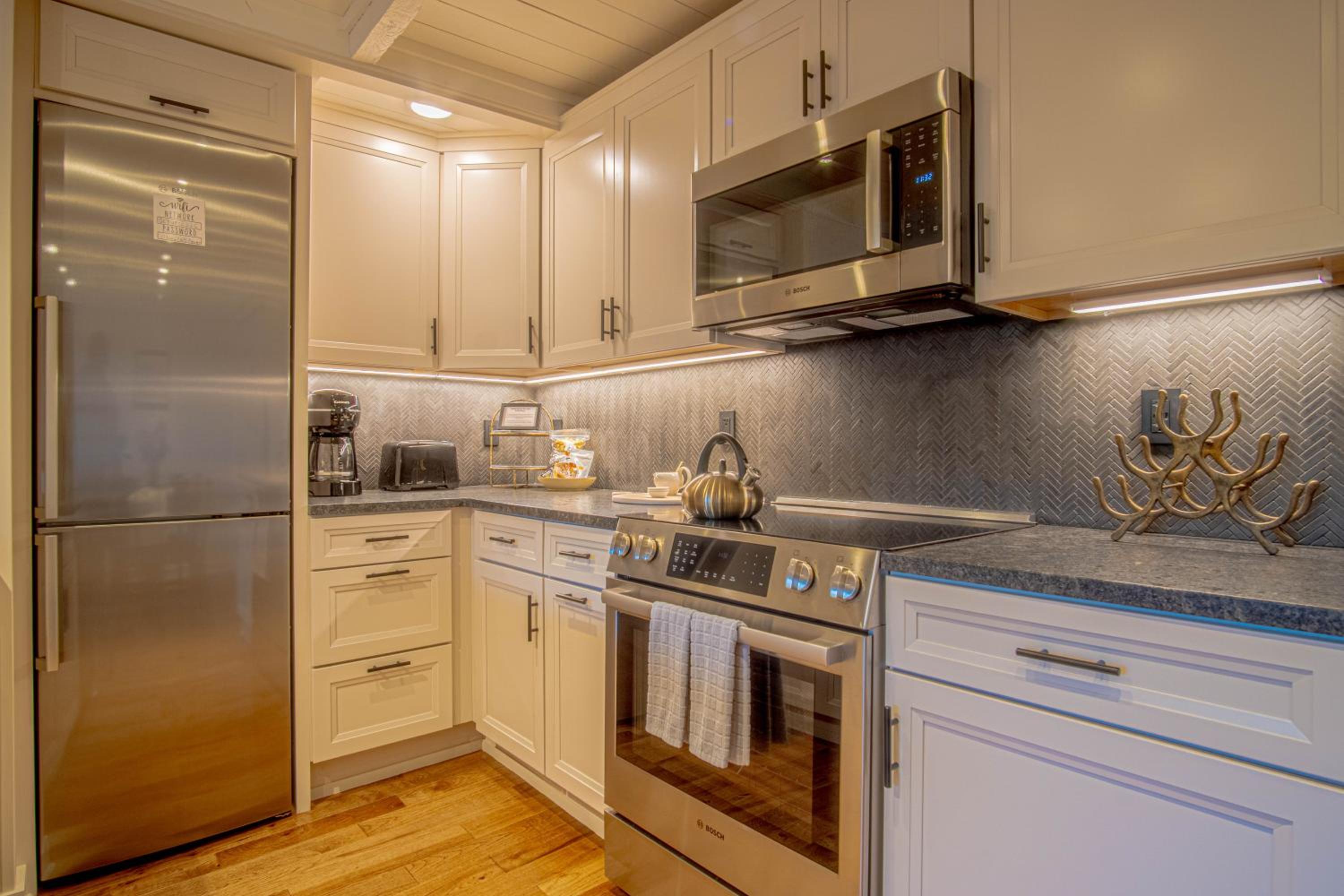 Atelier Alpine - Modern 2BD Condo w/Baldy Views