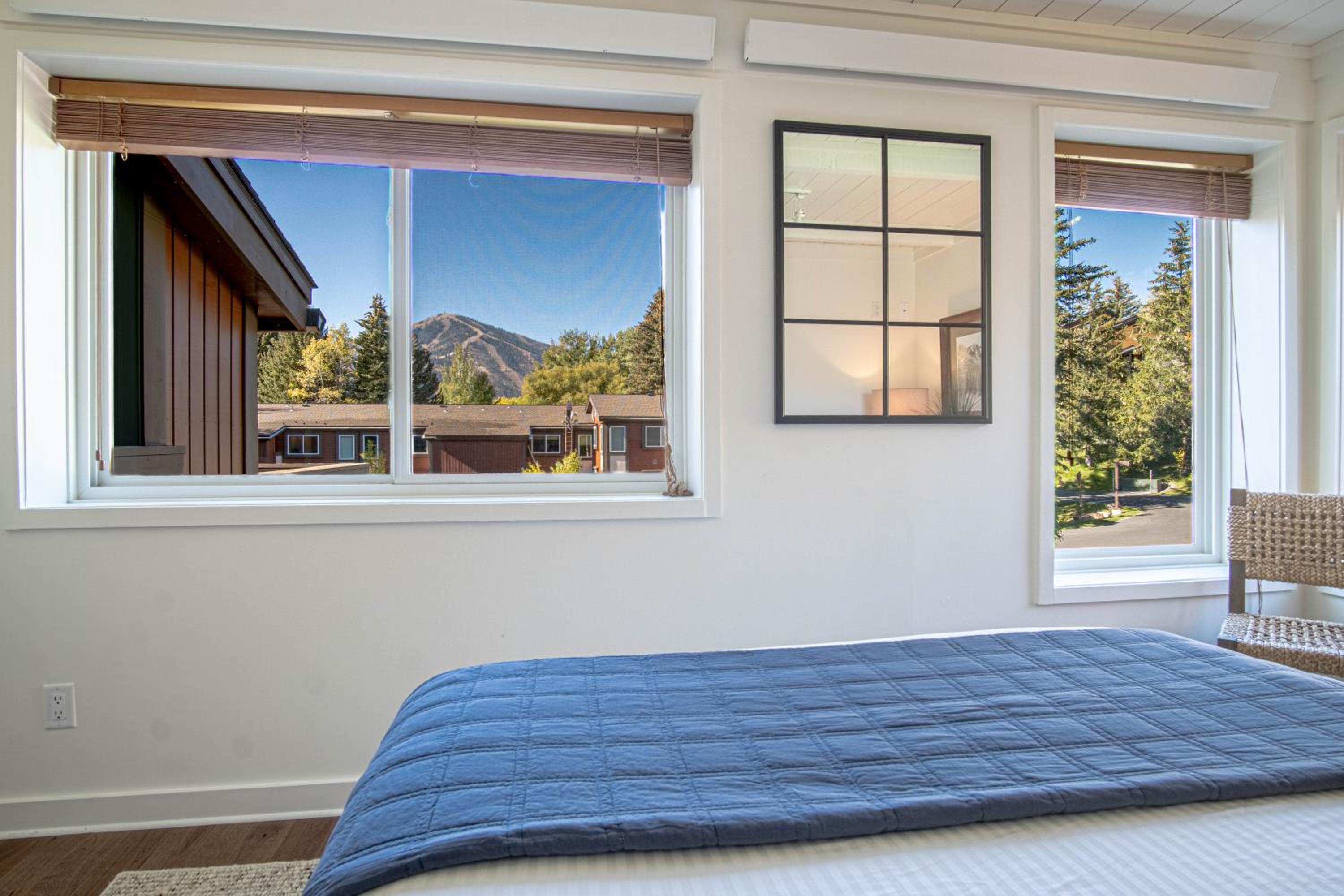 Atelier Alpine - Modern 2BD Condo w/Baldy Views