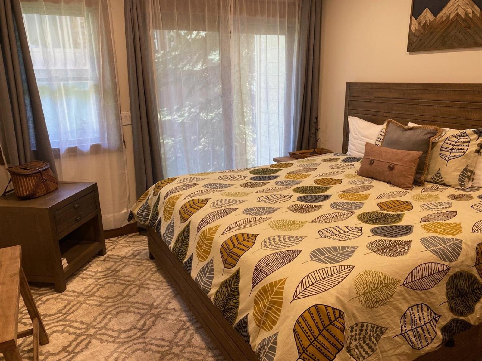 DT Ketchum - Chill, Two-Story Getaway w/ a Gourmet Kitchen - Walk Downtown & to River Run Lifts
