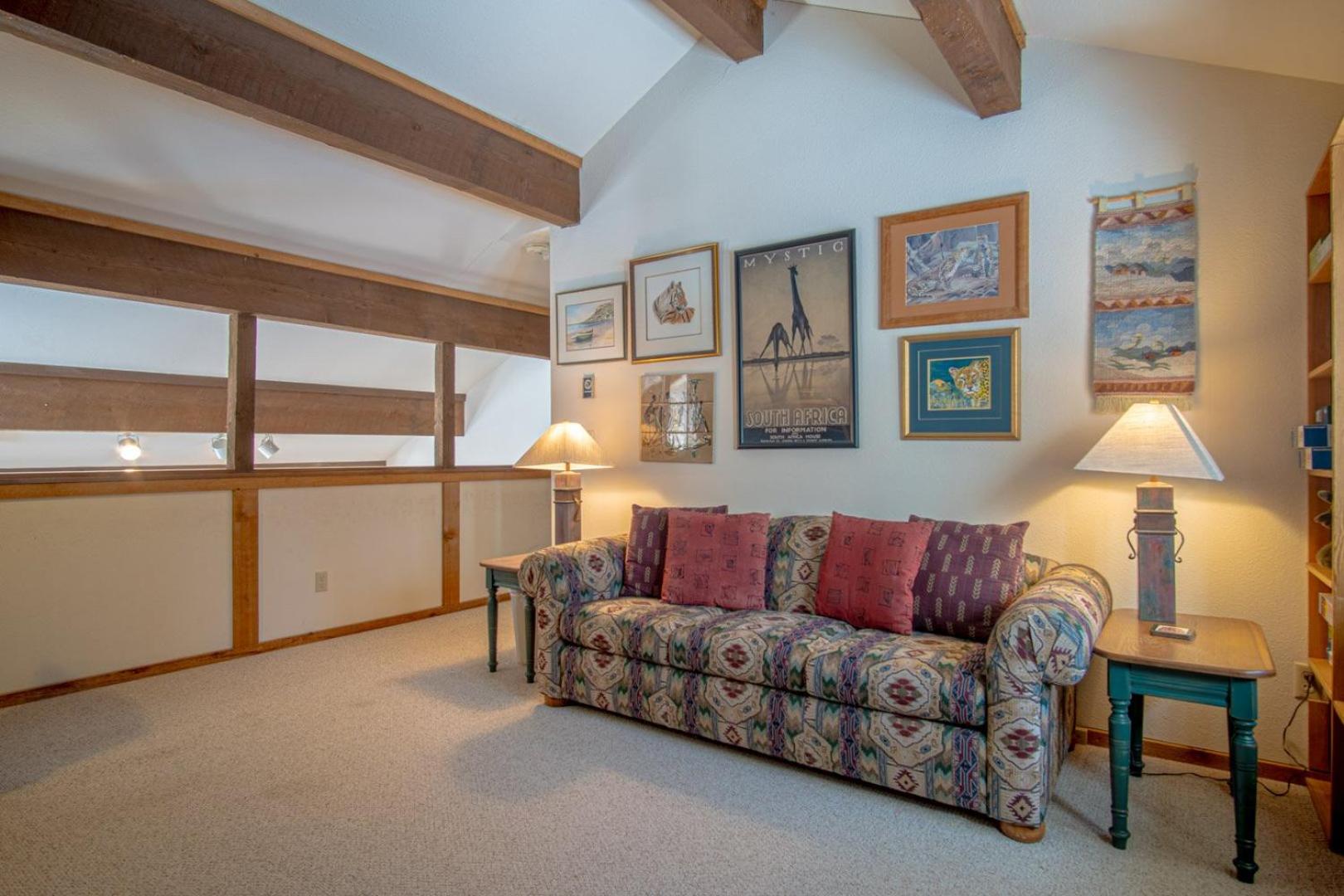 #104 Private Hot Tub, 2 car garage, abundant parking, Elkhorn Amenities