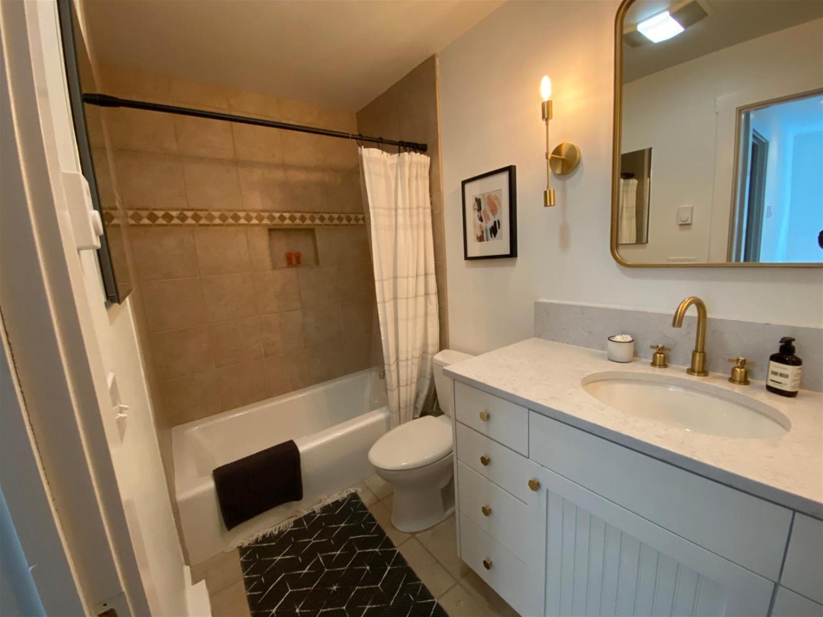 Andora Villa #123 Newly Remodeled 2 BR / 2Bath, Centrally Located, Close to Town Center