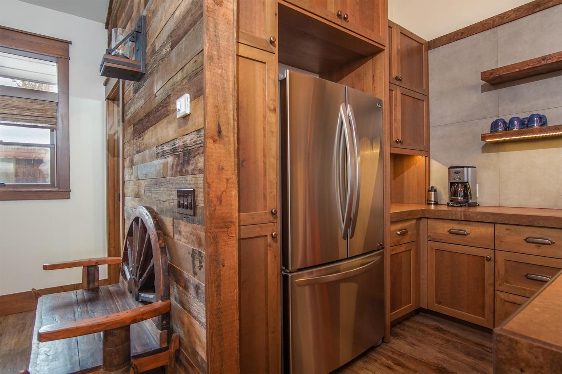 DT Ketchum - Chill, Two-Story Getaway w/ a Gourmet Kitchen - Walk Downtown & to River Run Lifts
