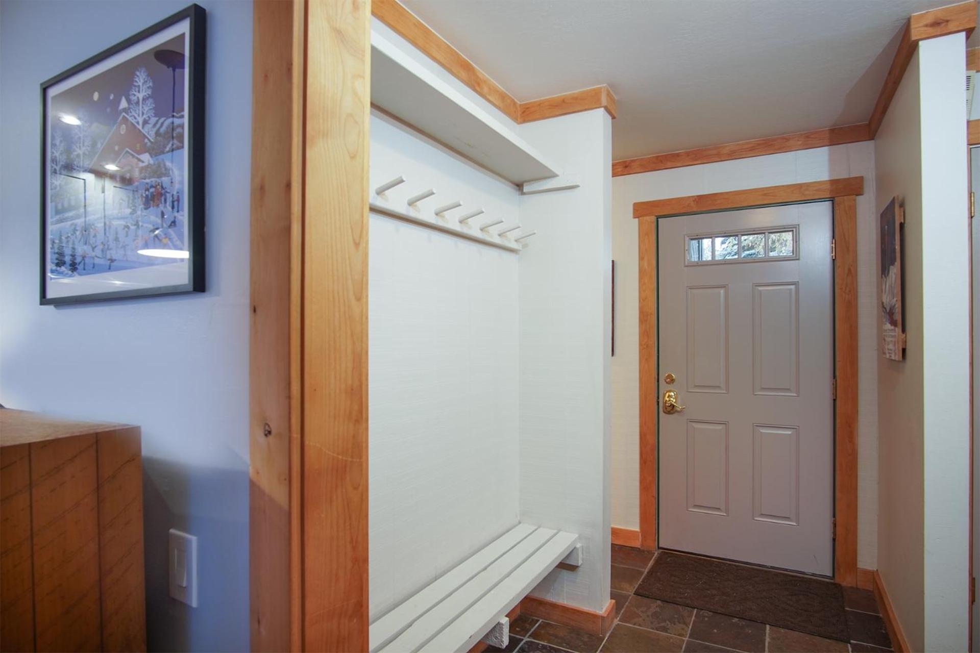 DT Ketchum - Chill, Two-Story Getaway w/ a Gourmet Kitchen - Walk Downtown & to River Run Lifts