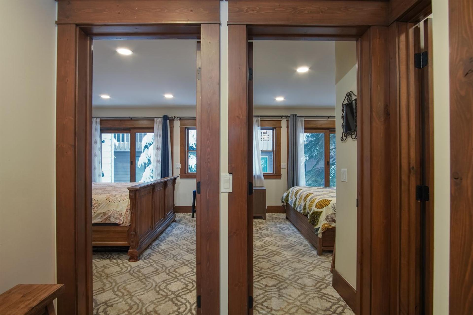 DT Ketchum - Chill, Two-Story Getaway w/ a Gourmet Kitchen - Walk Downtown & to River Run Lifts