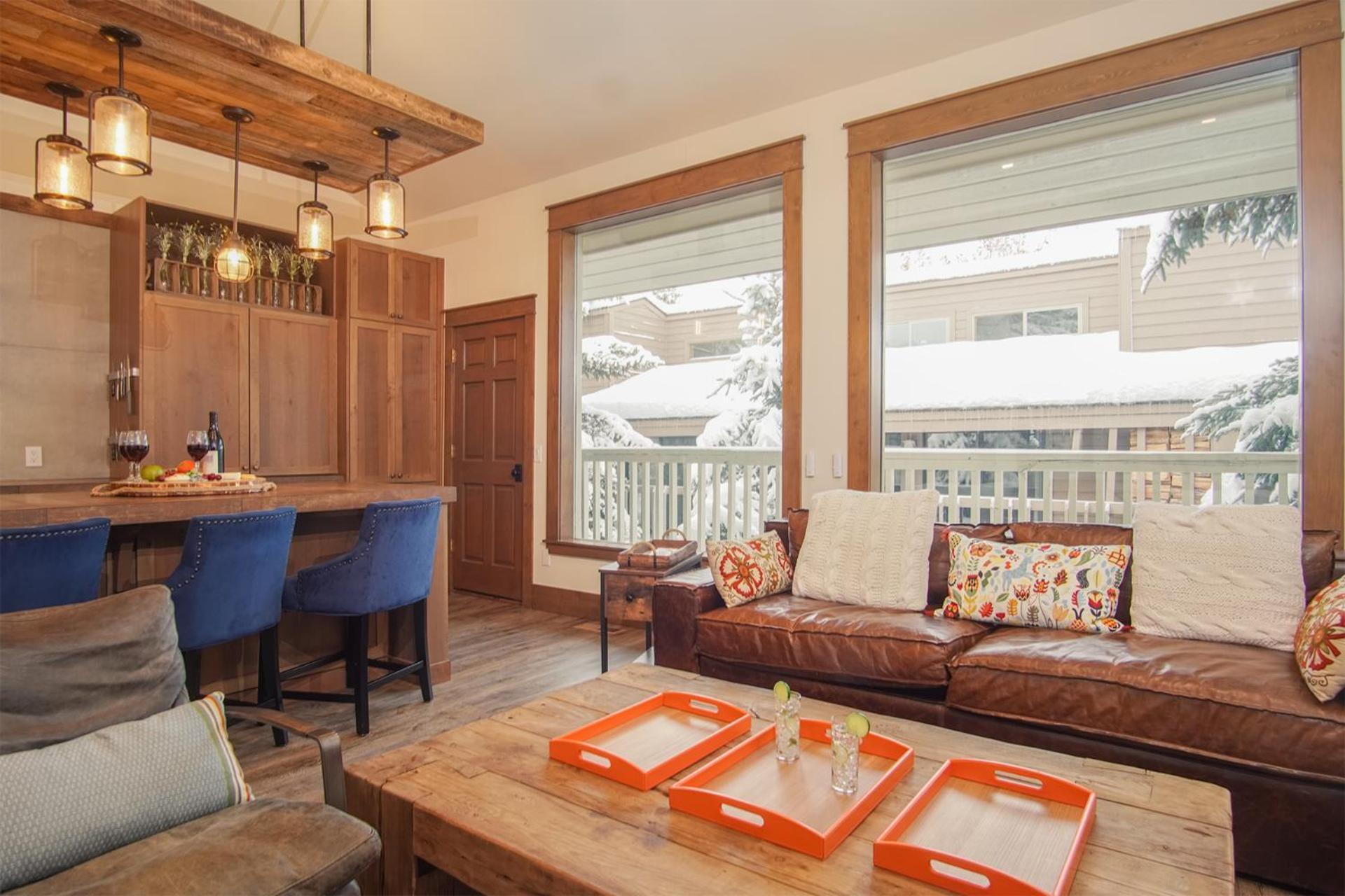 DT Ketchum - Chill, Two-Story Getaway w/ a Gourmet Kitchen - Walk Downtown & to River Run Lifts
