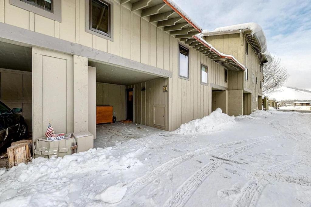 West Ketchum Condo - Near downtown & Sun Valley ski lifts