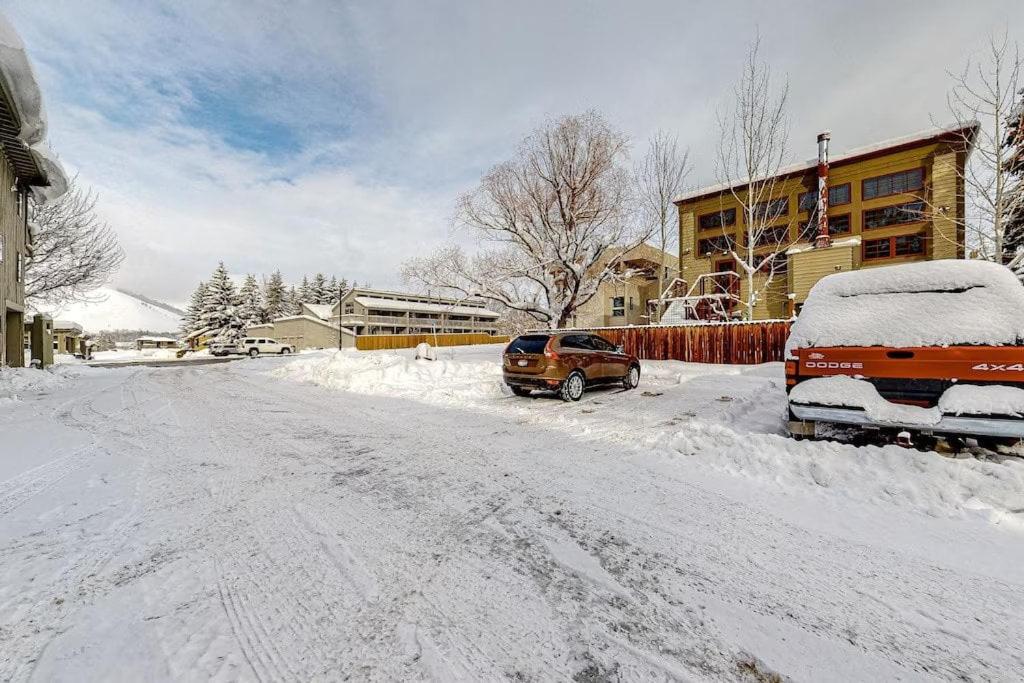 West Ketchum Condo - Near downtown & Sun Valley ski lifts