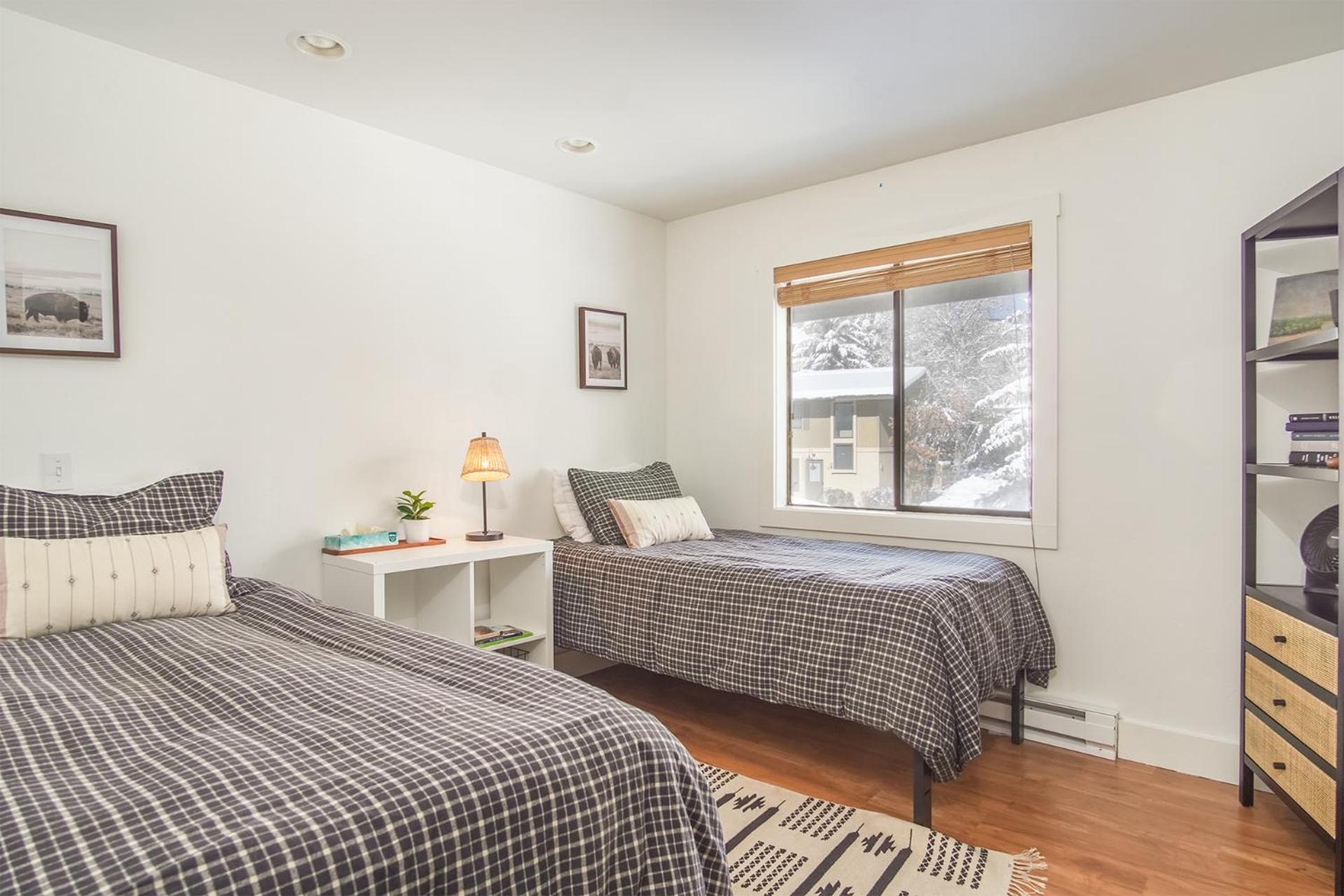 Andora Villa #123 Newly Remodeled 2 BR / 2Bath, Centrally Located, Close to Town Center