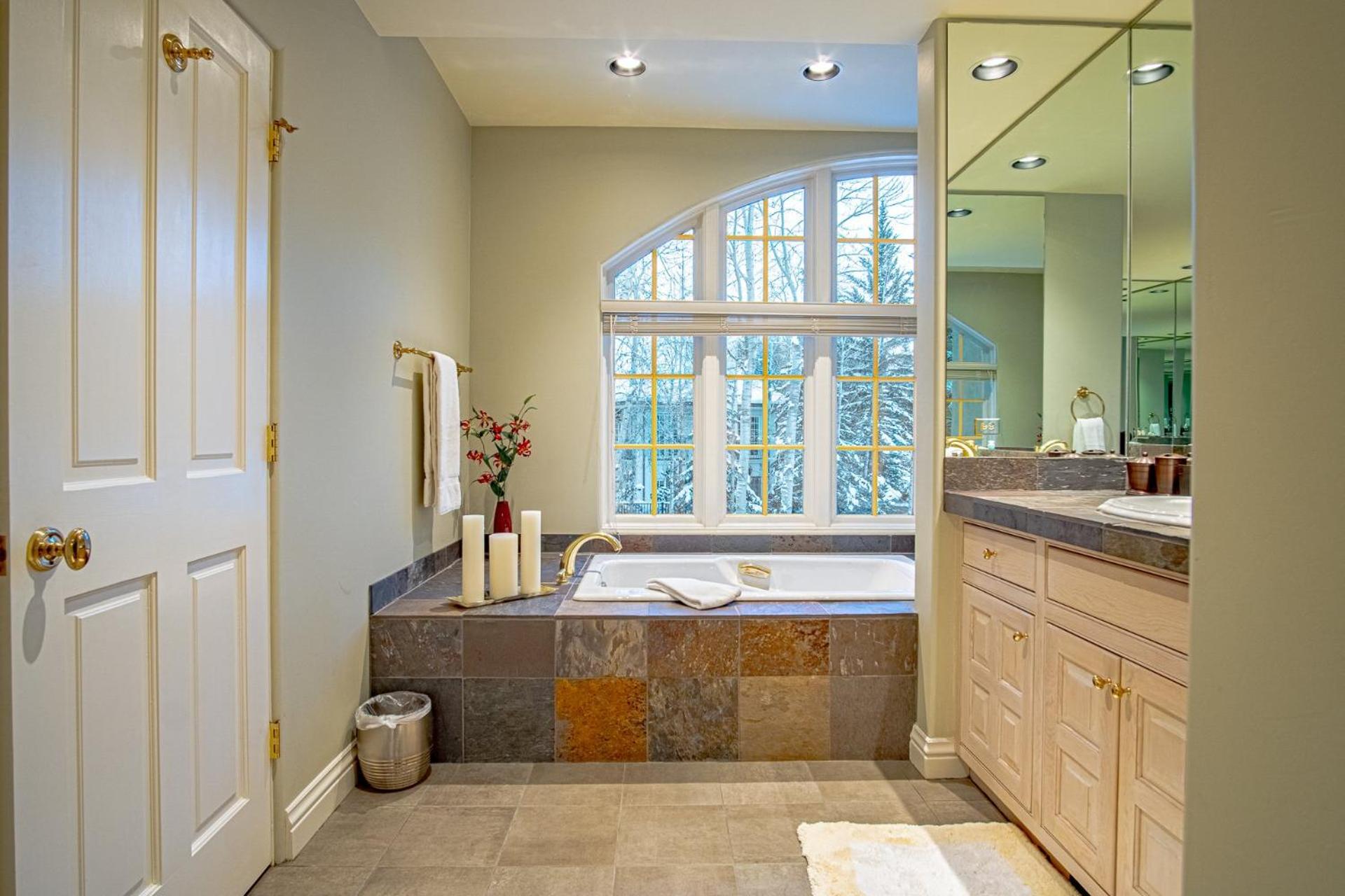 Trail Creek Treasure - Luxury 3BD nr SV Ski Lifts