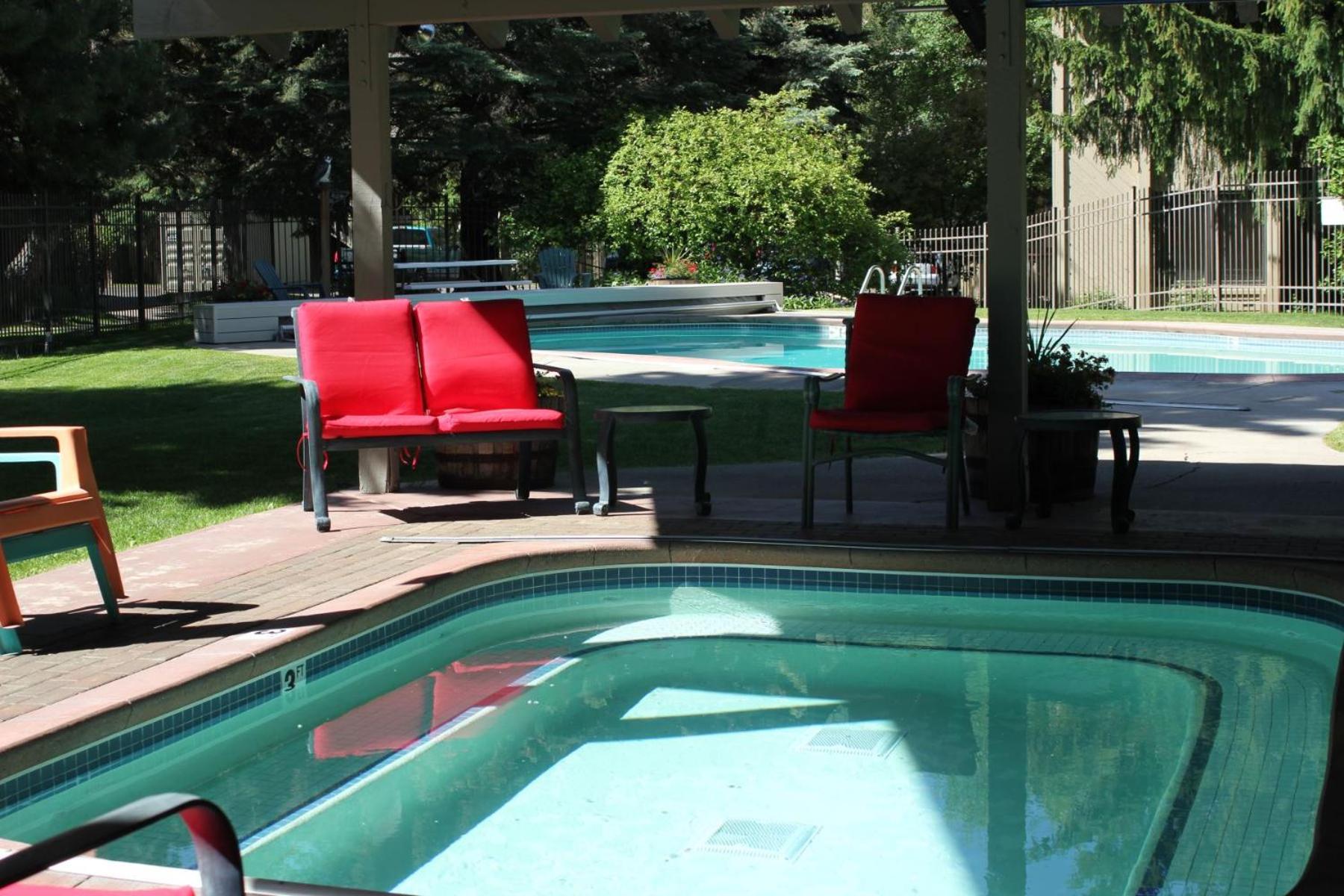 SV132 - Walk to Lifts & Town - Hot Tub & Pool