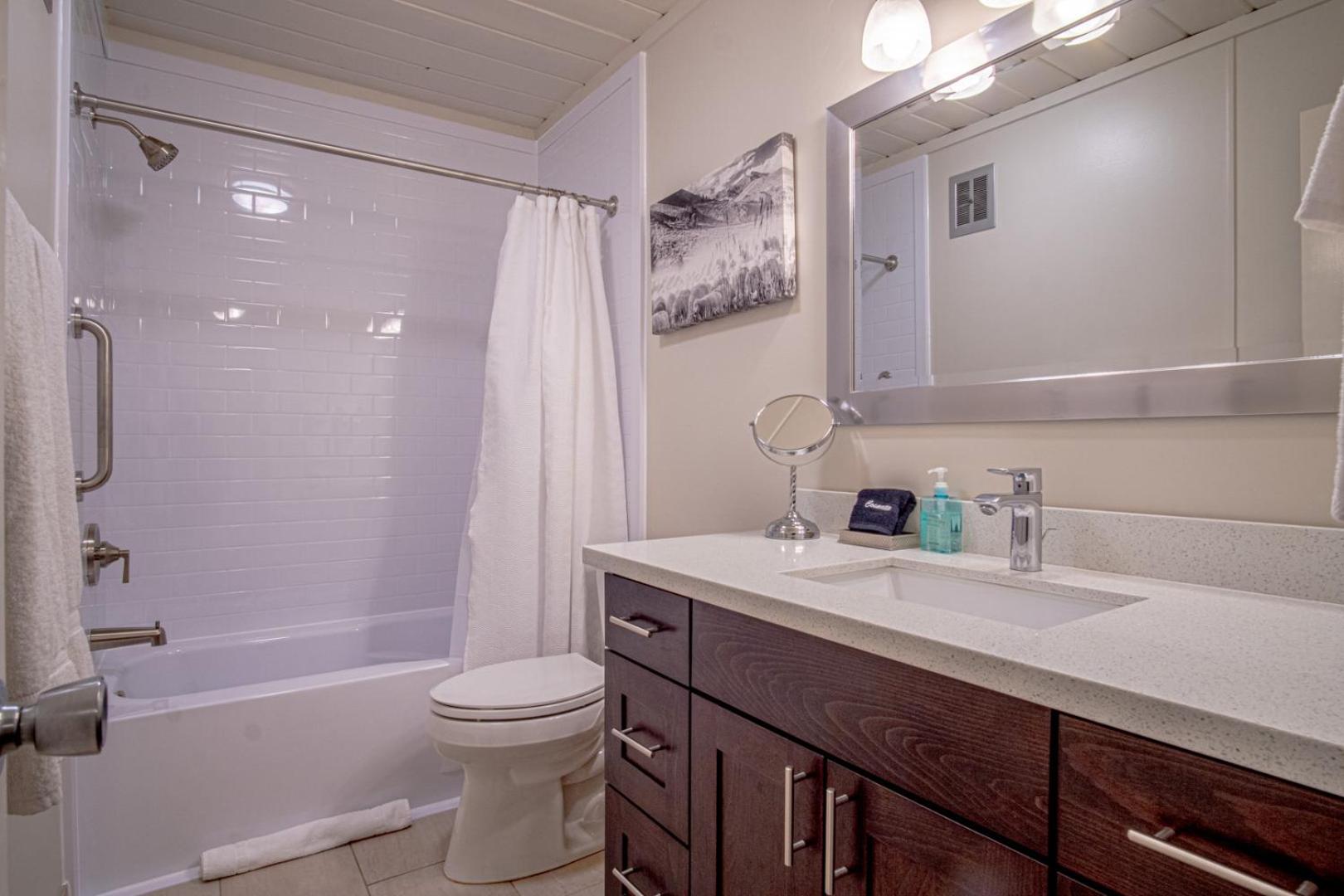 Atelier Allure - 2BD Mountain View + FREE Resort Amenities