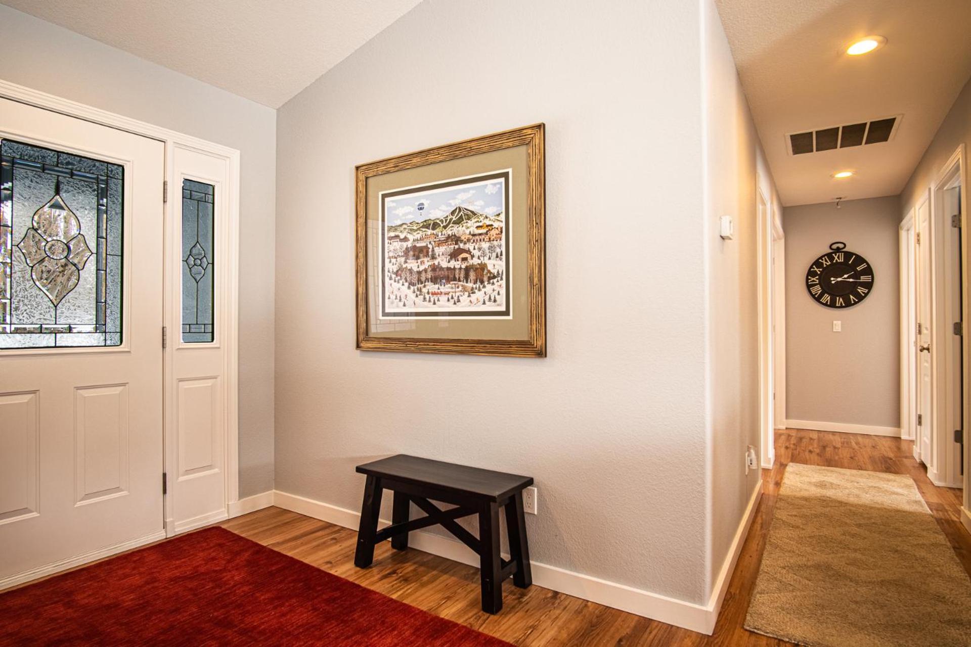 In the Heart of Hailey; PRIVATE PET-FRIENDLY 3 bedroom home with garage