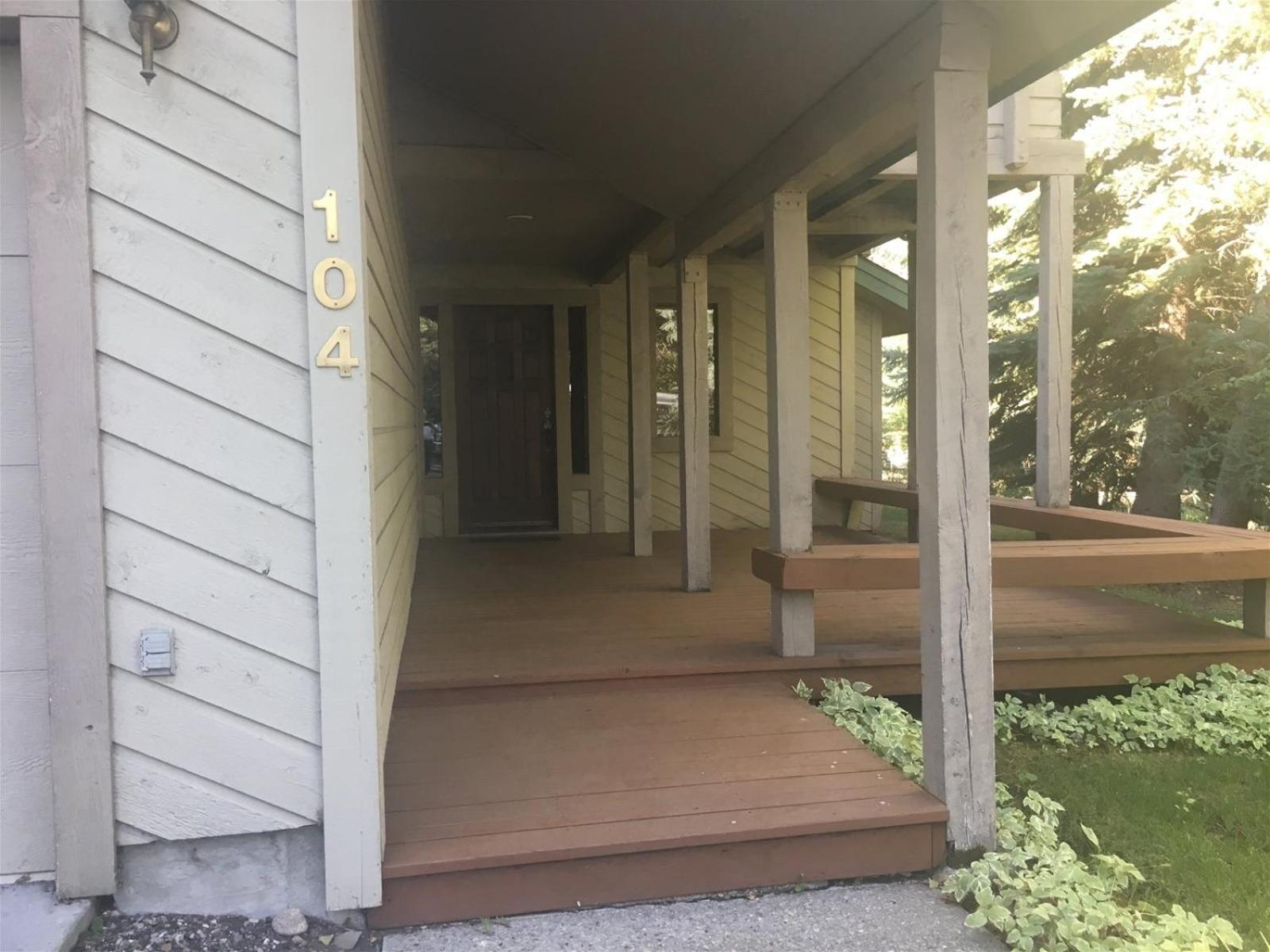 #104 Private Hot Tub, 2 car garage, abundant parking, Elkhorn Amenities
