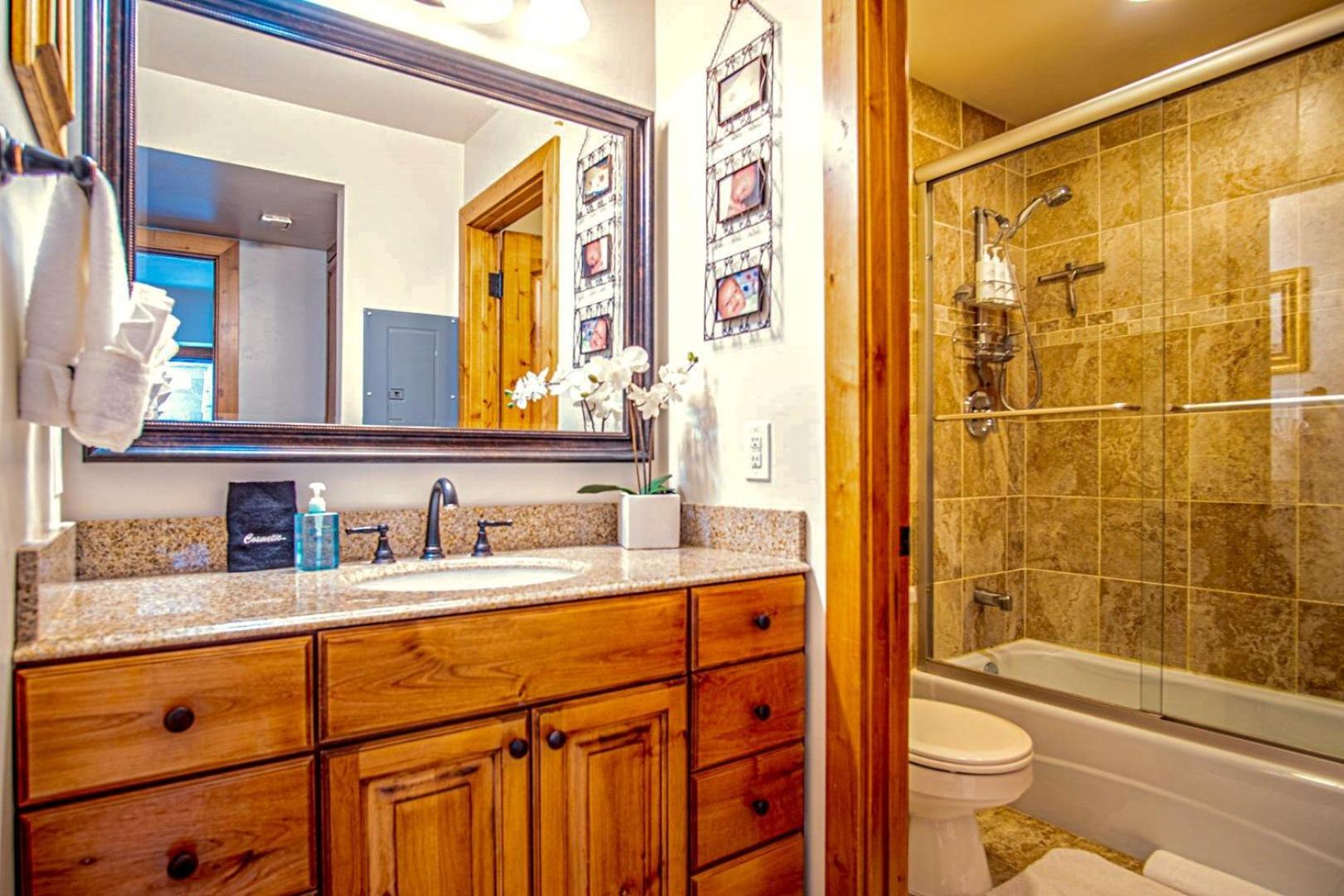 SV164 - Walk to Lifts & Town - Hot Tub & Pool