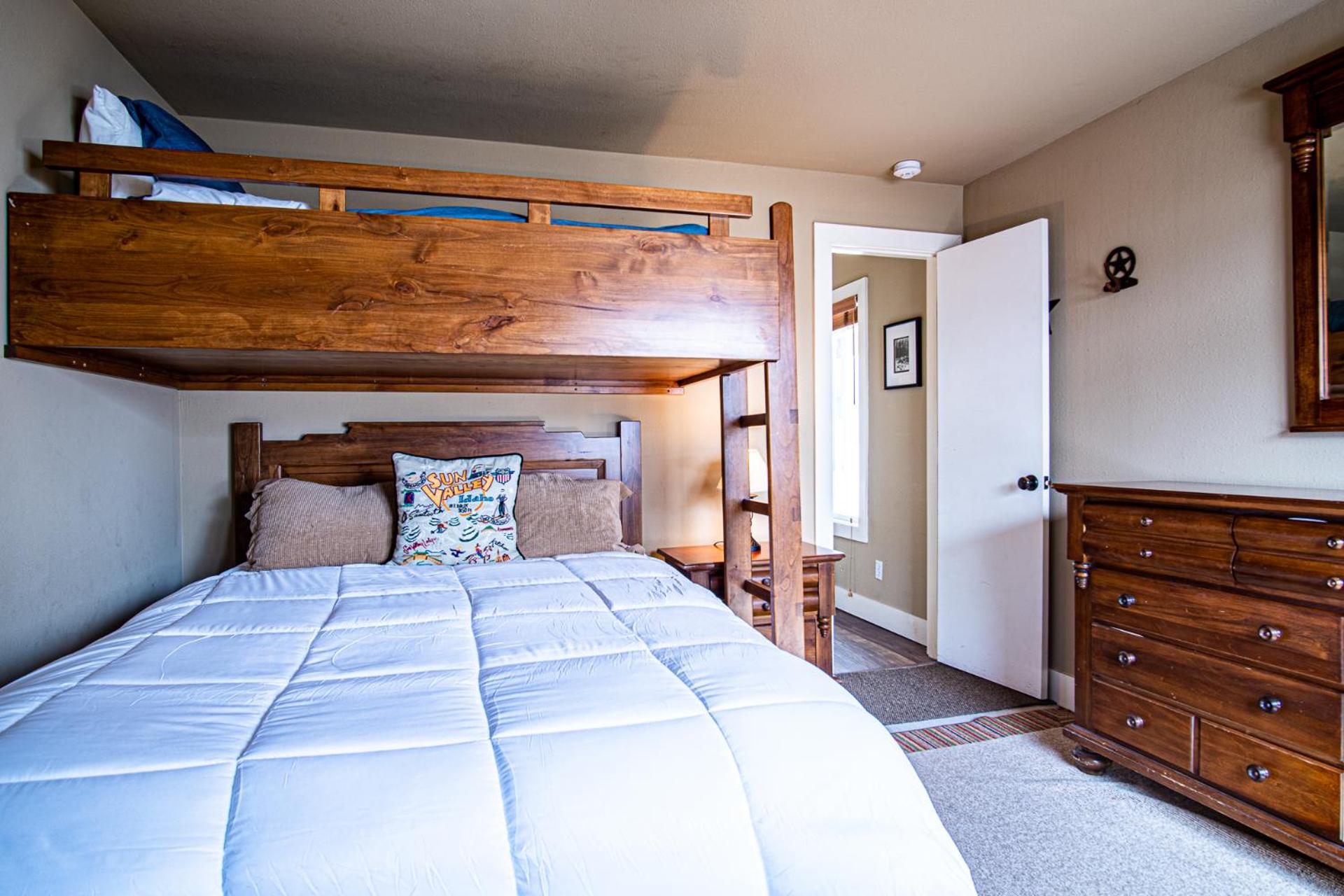 3BD Downtown Ketchum Ski Condo - Near Ski Lifts