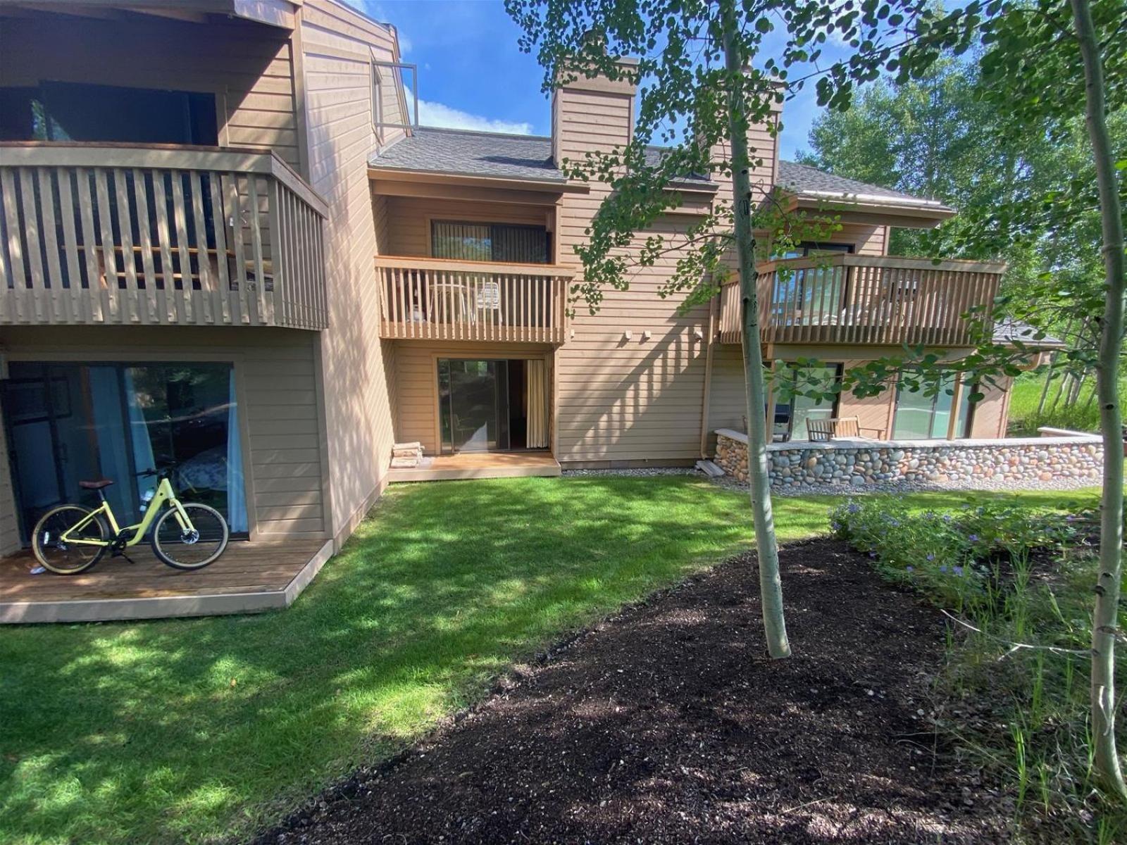 Snow Creek 1553 - Ski-in/Ski-out + Pool & Hot Tub