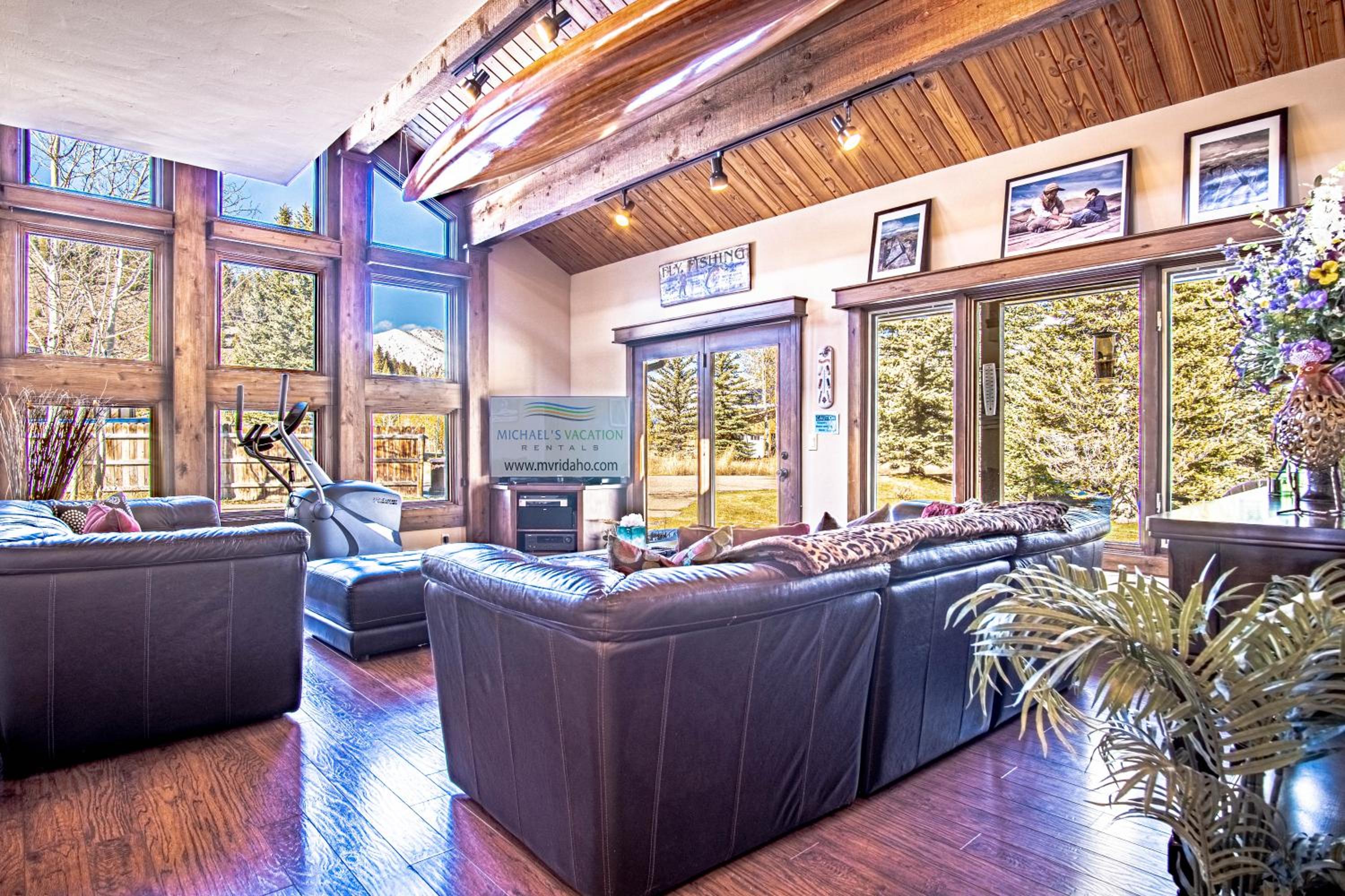 Chocolate Gulch Cabin - North of Ketchum