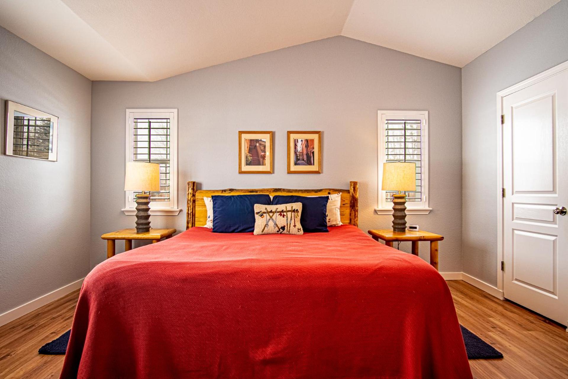 In the Heart of Hailey; PRIVATE PET-FRIENDLY 3 bedroom home with garage