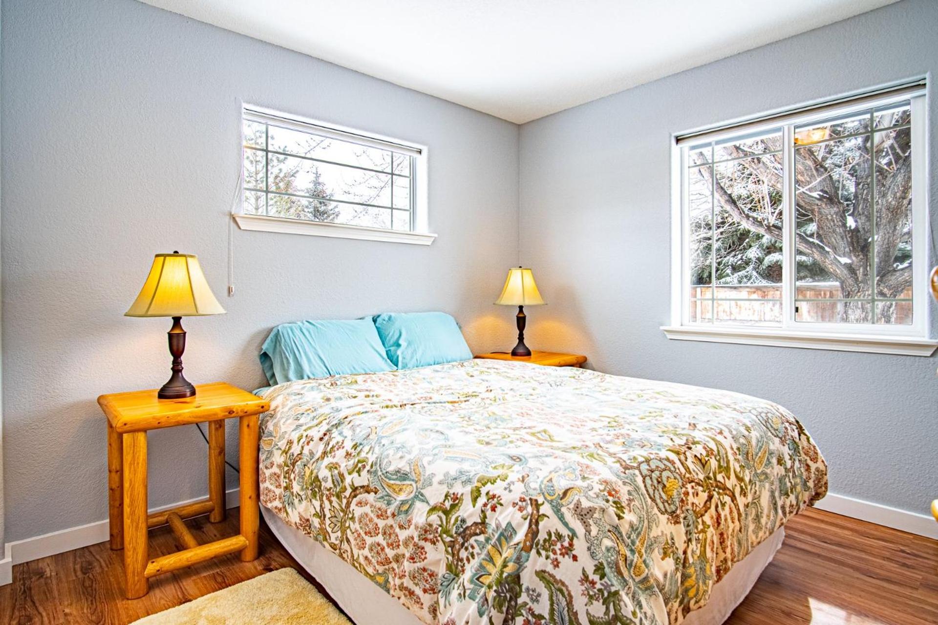 In the Heart of Hailey; PRIVATE PET-FRIENDLY 3 bedroom home with garage