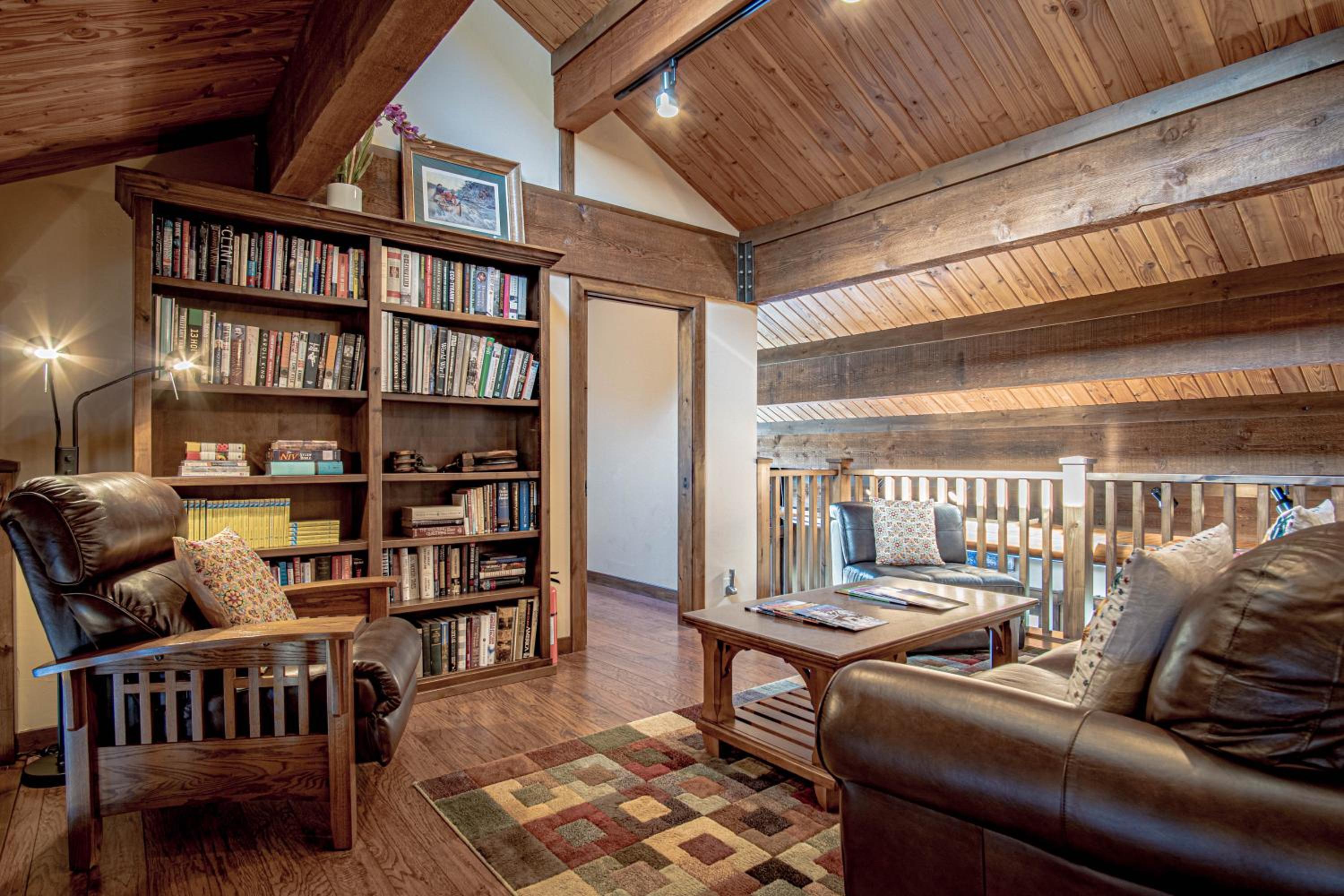 Chocolate Gulch Cabin - North of Ketchum
