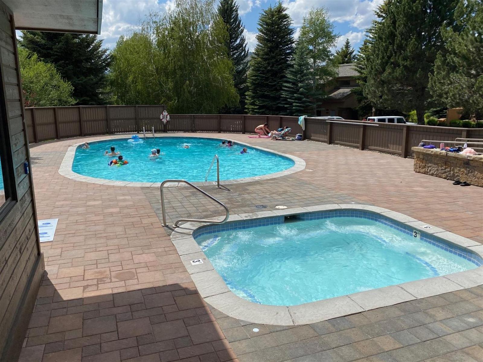 Snow Creek 1553 - Ski-in/Ski-out + Pool & Hot Tub