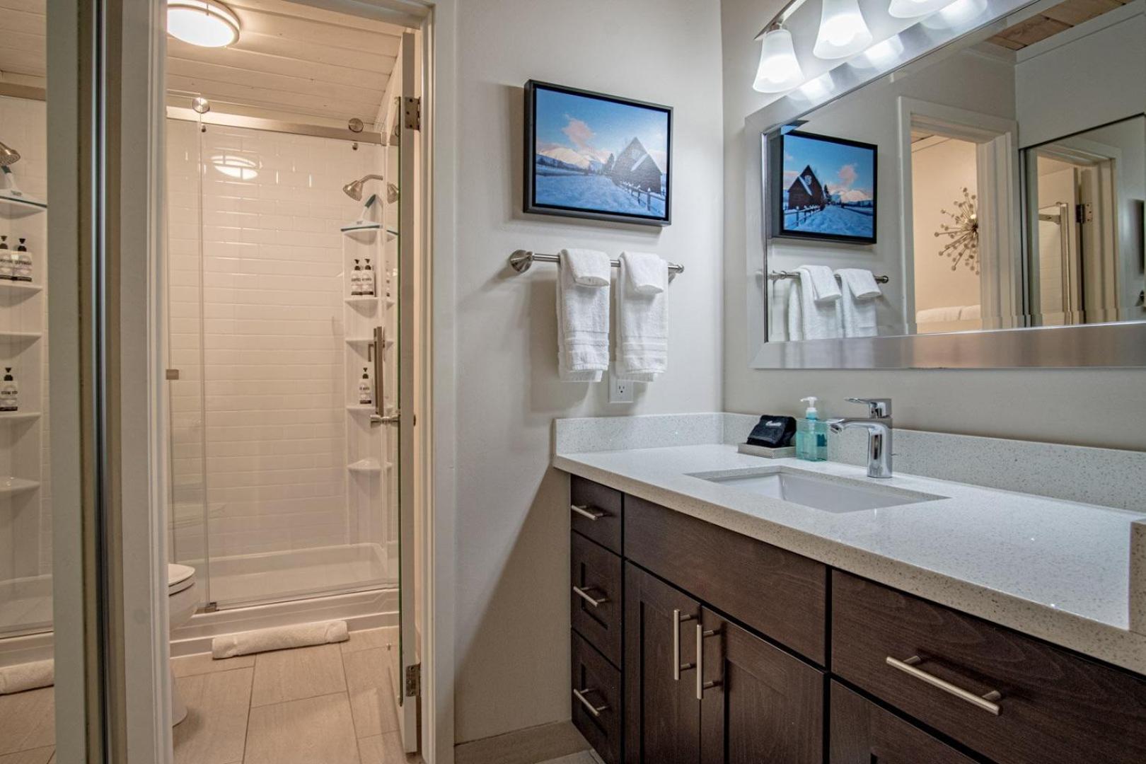 Atelier Allure - 2BD Mountain View + FREE Resort Amenities
