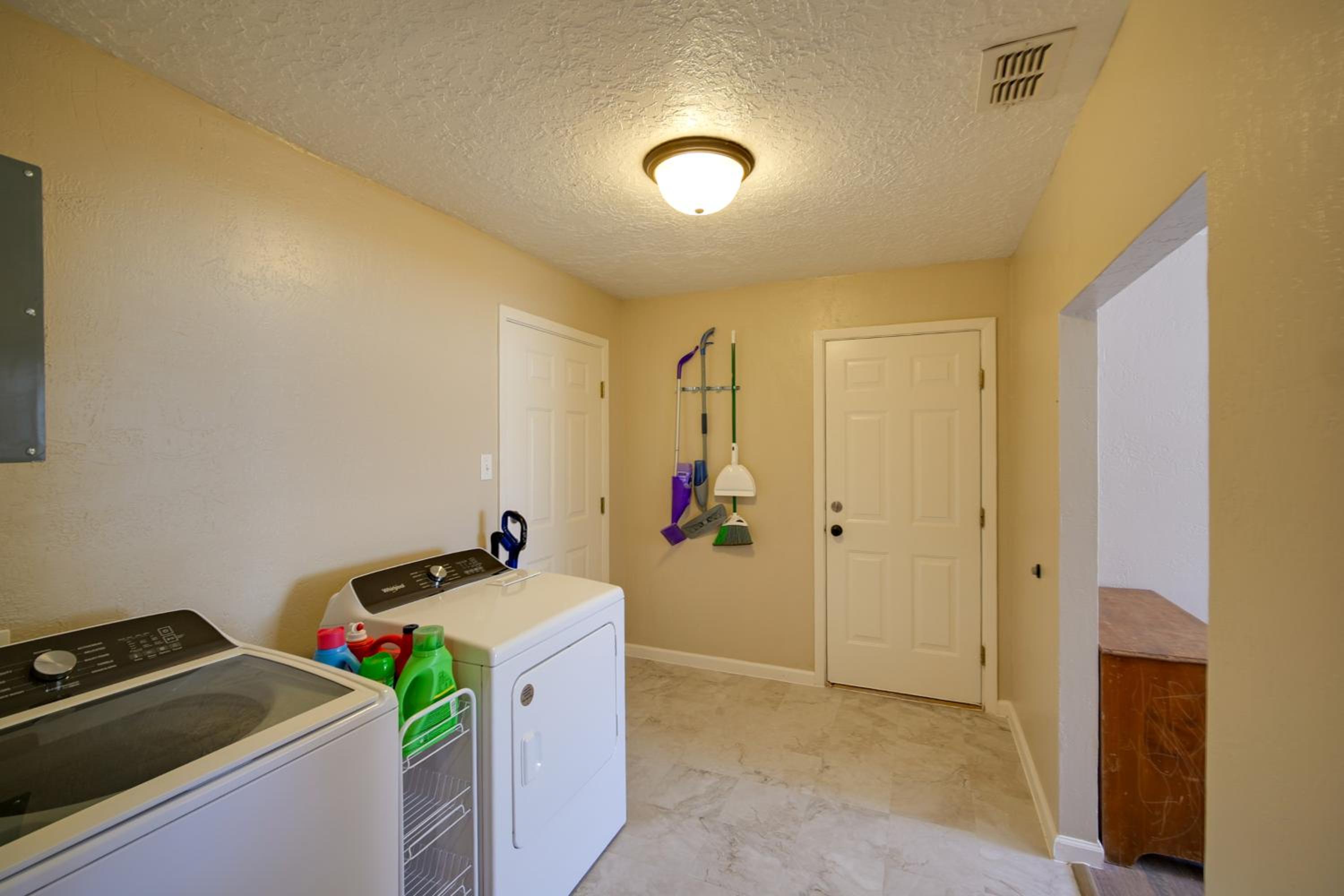 1 Mi to ENMU Portales Family Home with Yard!