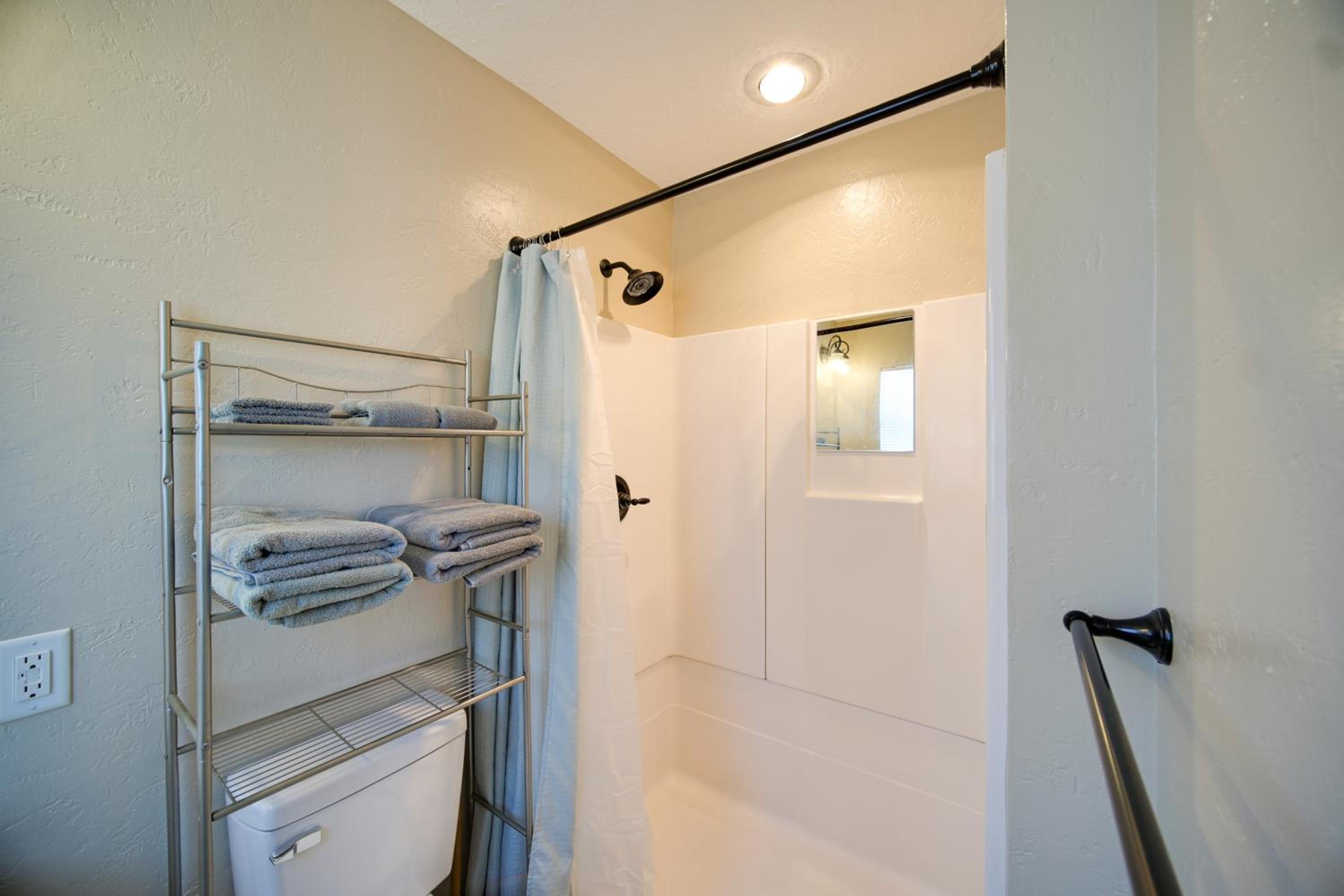 1 Mi to ENMU Portales Family Home with Yard!