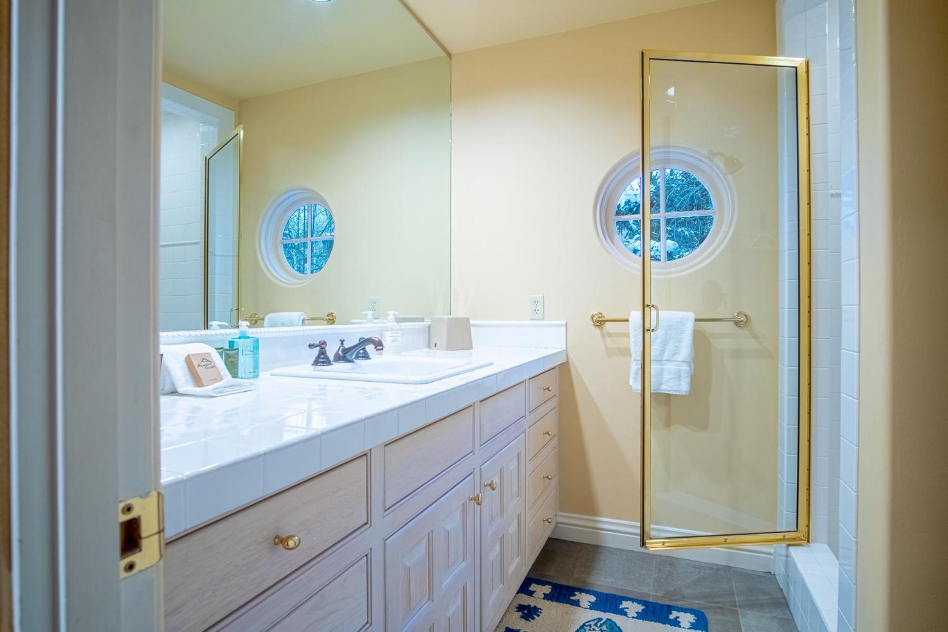 Trail Creek Treasure - Luxury 3BD nr SV Ski Lifts
