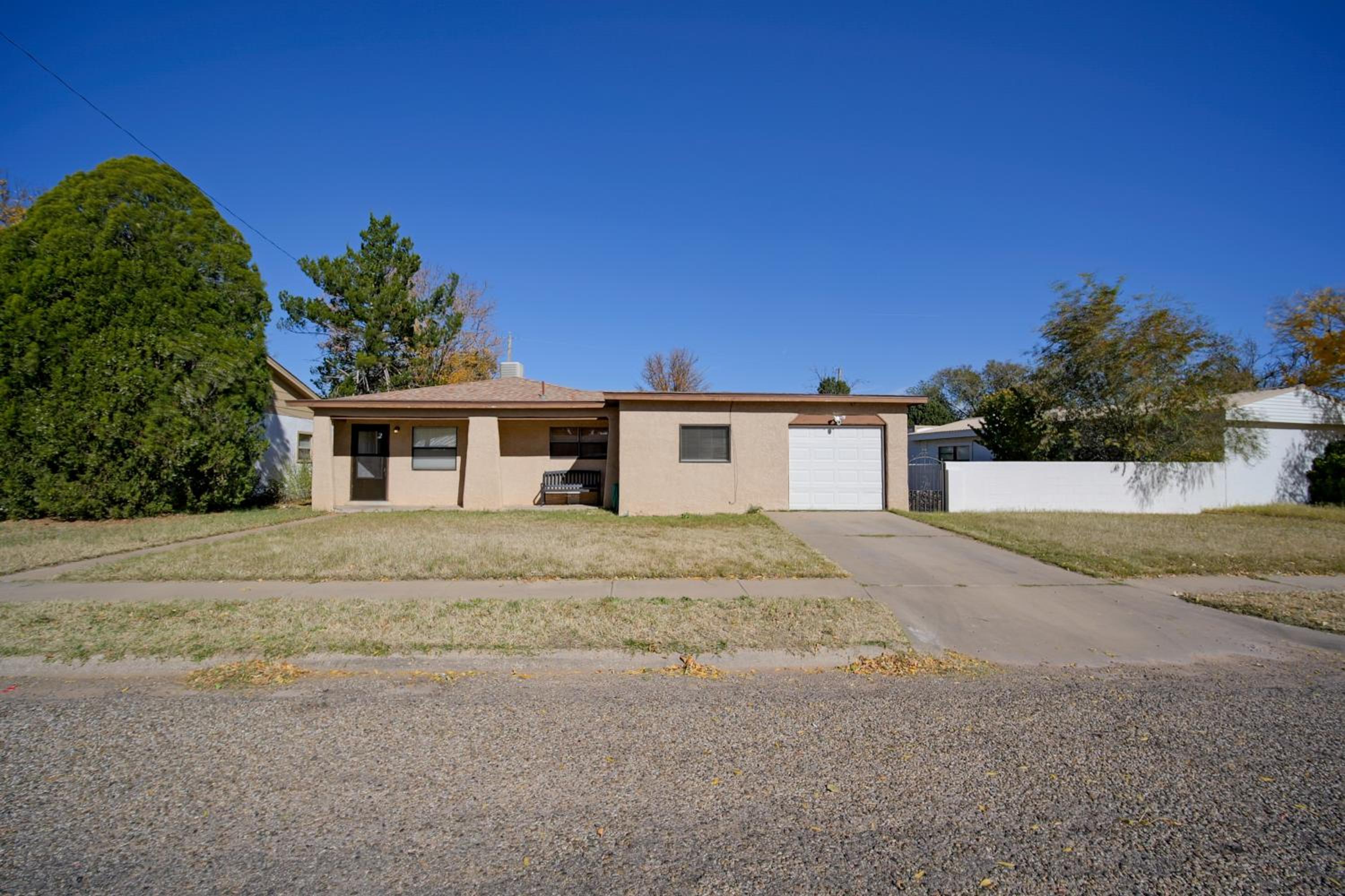1 Mi to ENMU Portales Family Home with Yard!