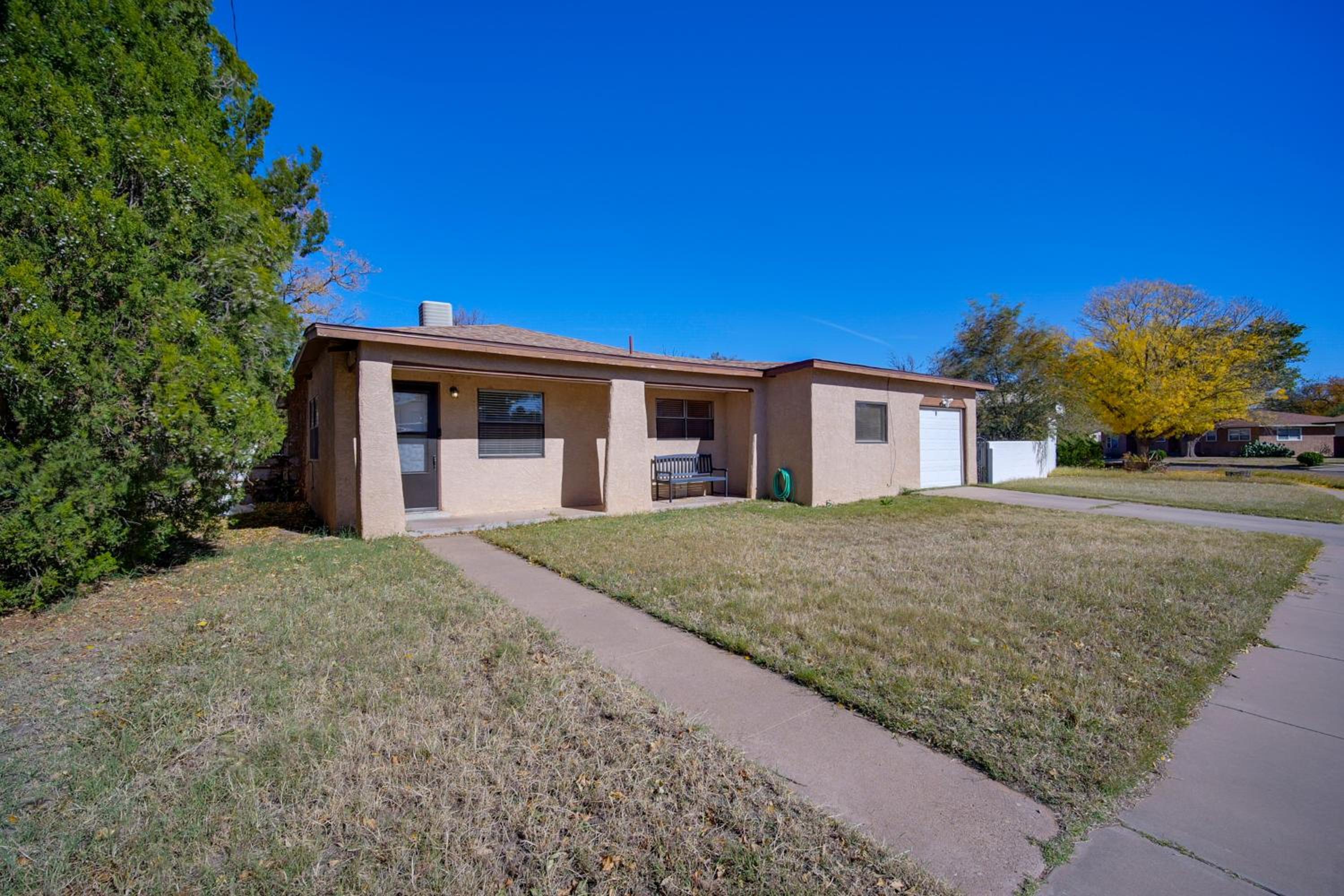 1 Mi to ENMU Portales Family Home with Yard!