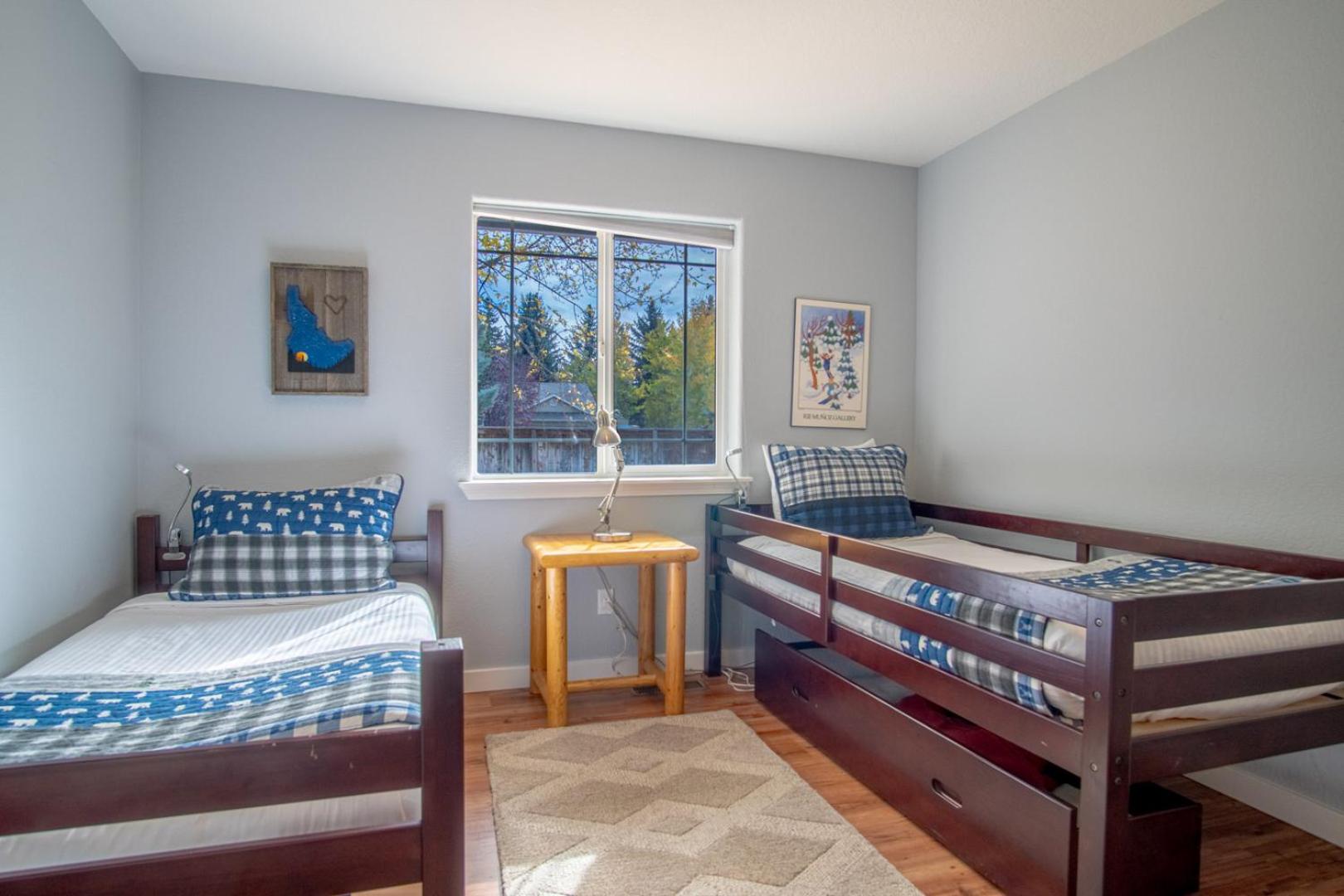 In the Heart of Hailey; PRIVATE PET-FRIENDLY 3 bedroom home with garage