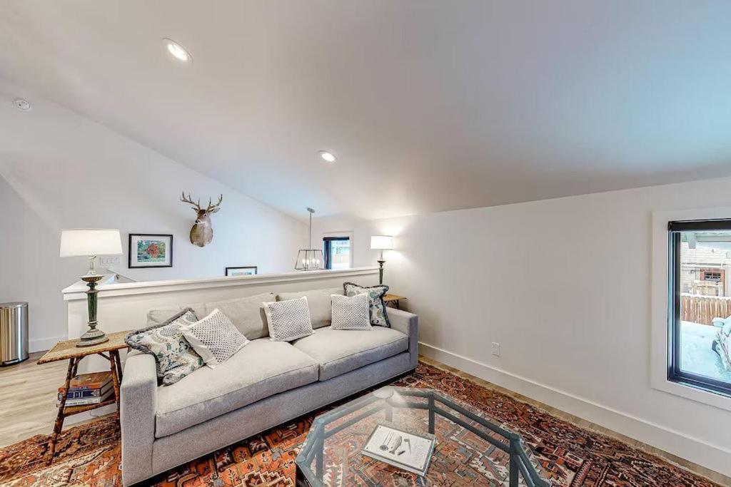 West Ketchum Condo - Near downtown & Sun Valley ski lifts