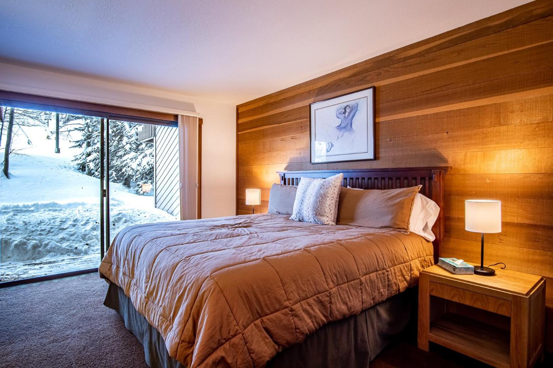 Snow Creek 1553 - Ski-in/Ski-out + Pool & Hot Tub