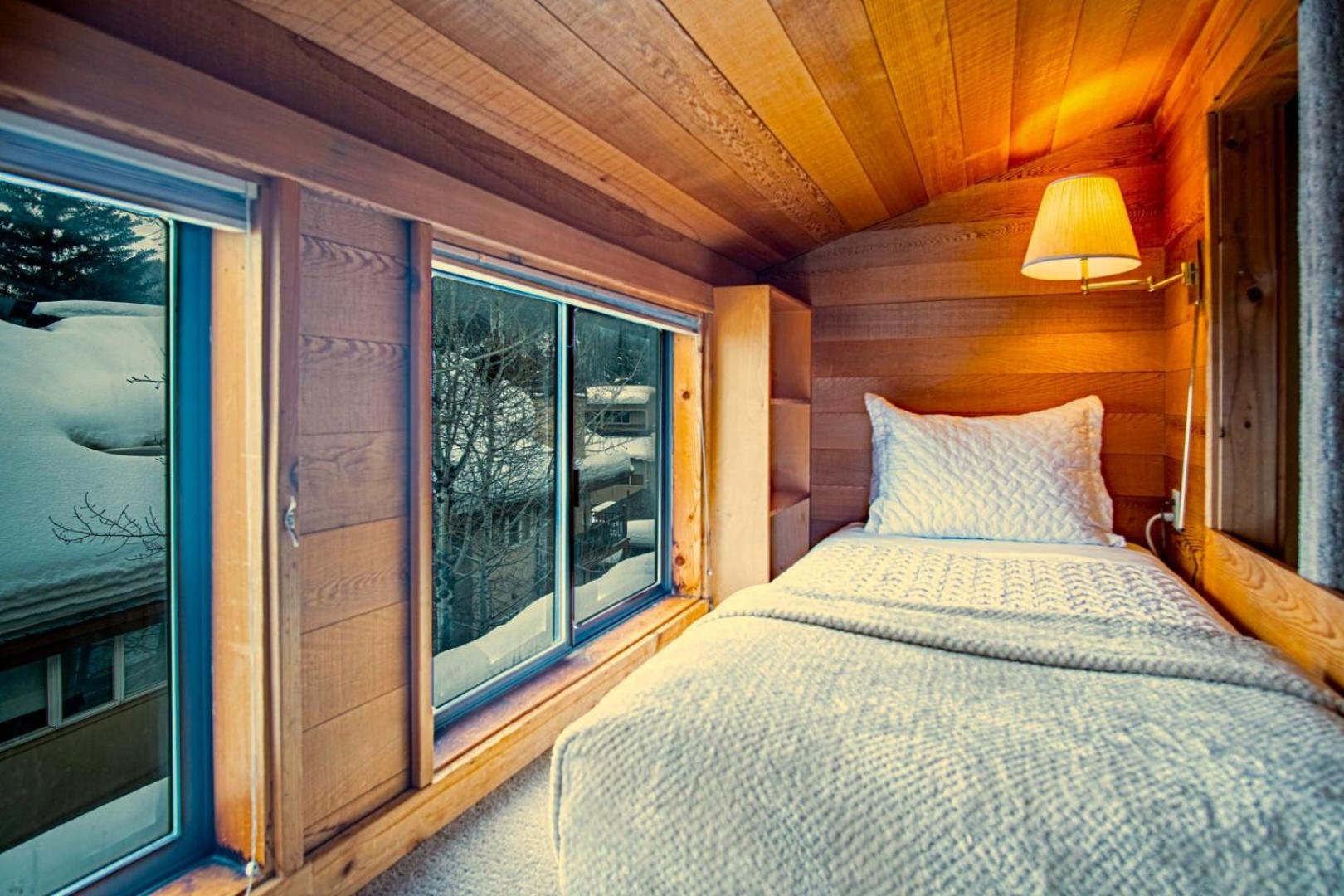 SV164 - Walk to Lifts & Town - Hot Tub & Pool