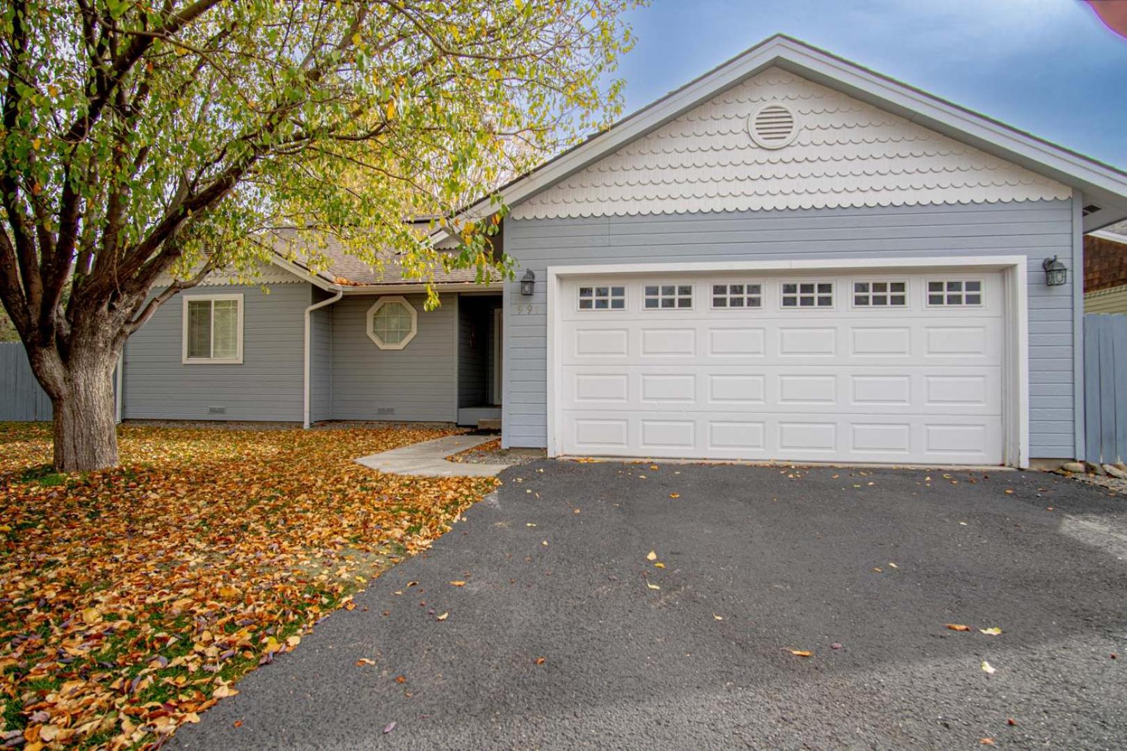 In the Heart of Hailey; PRIVATE PET-FRIENDLY 3 bedroom home with garage