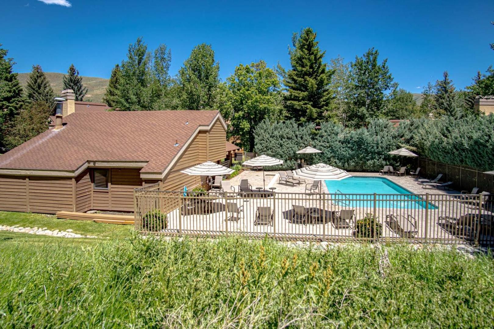 Sunburst - Golf Course Views + FREE Resort Amenities