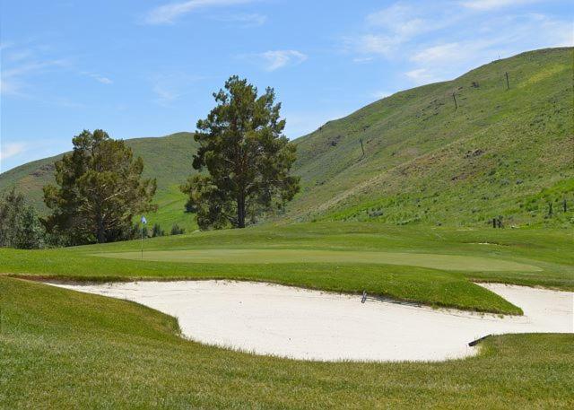 Elkhorn Bluff Condo with Community & Resort Amenities