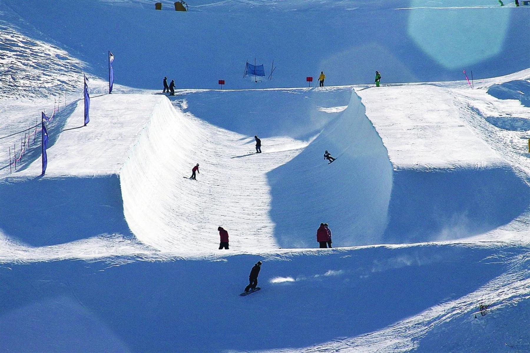Snow Creek 1553 - Ski-in/Ski-out + Pool & Hot Tub
