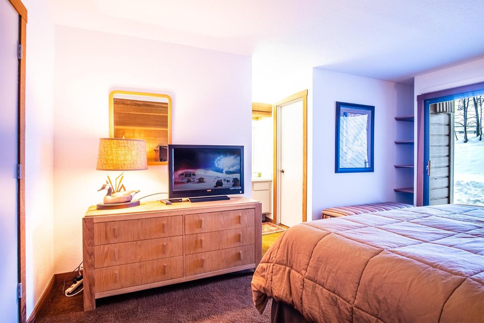 Snow Creek 1553 - Ski-in/Ski-out + Pool & Hot Tub